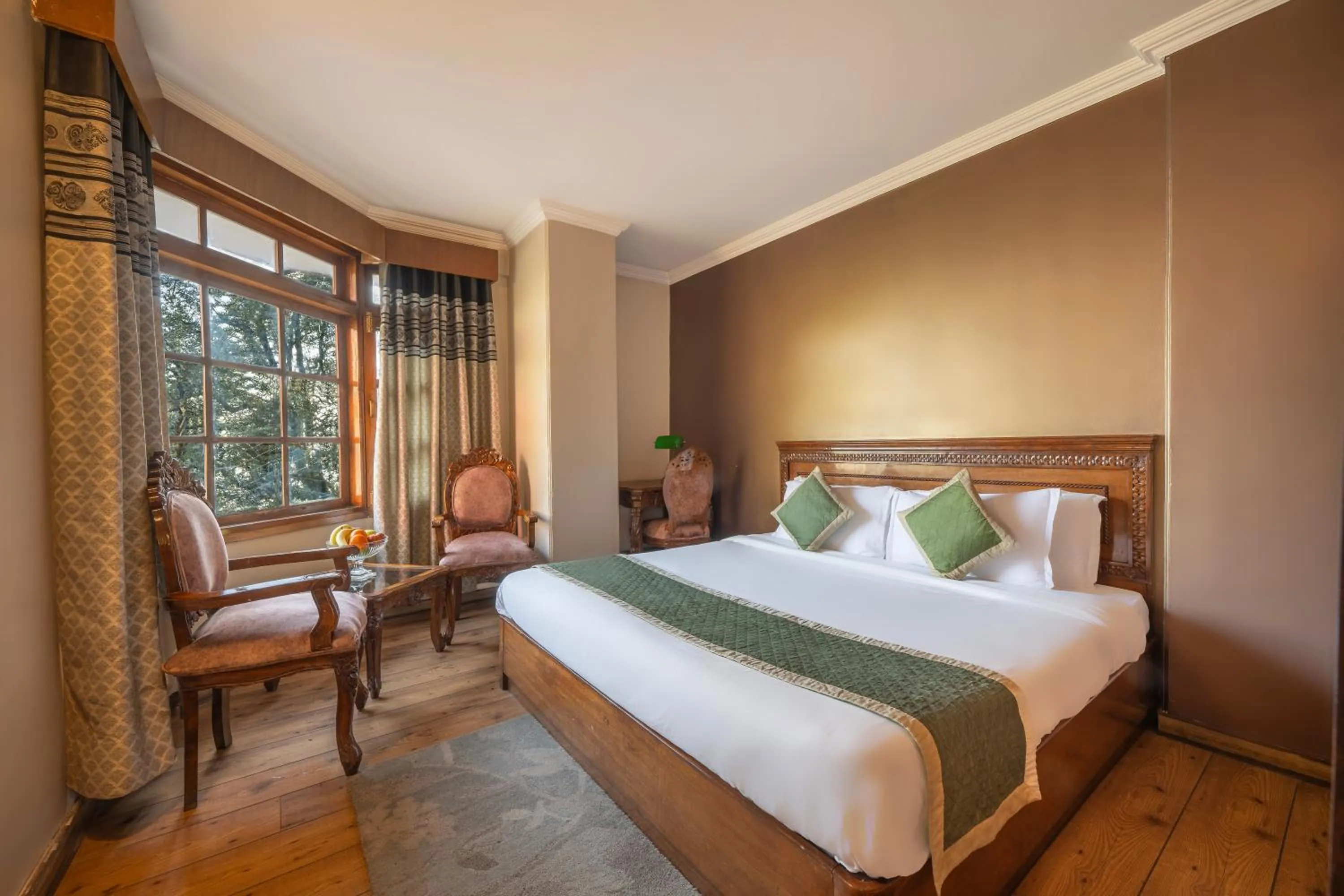 Bed in Wingait Inn - Hotel Near Mall Road