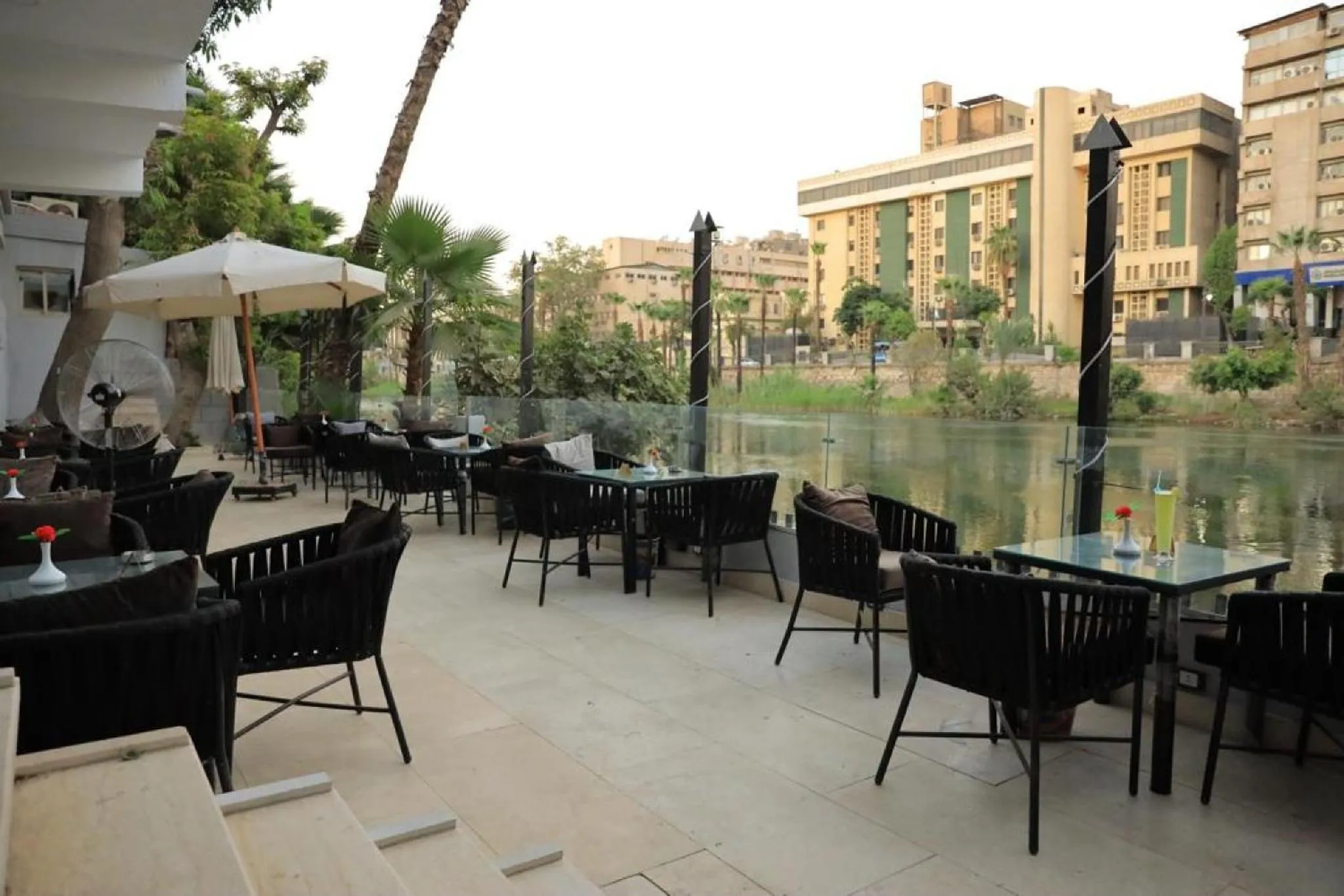 Restaurant/places to eat in Nile Villa Hotel