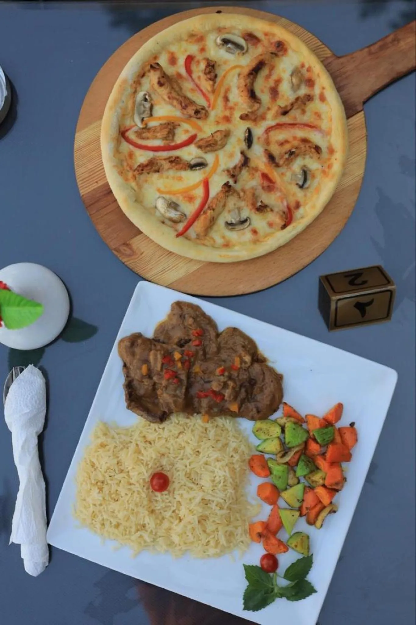 Restaurant/places to eat in Nile Villa Hotel