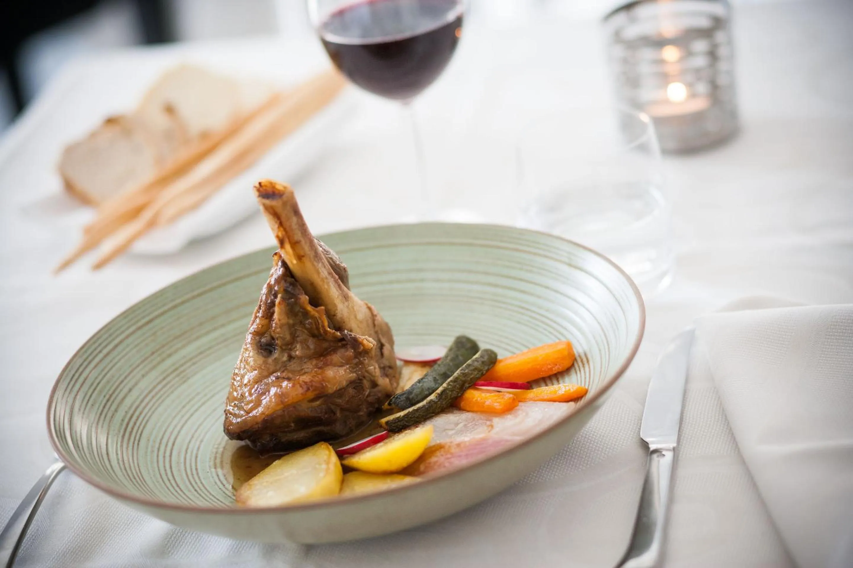 Food and drinks in Phi Hotel Palio