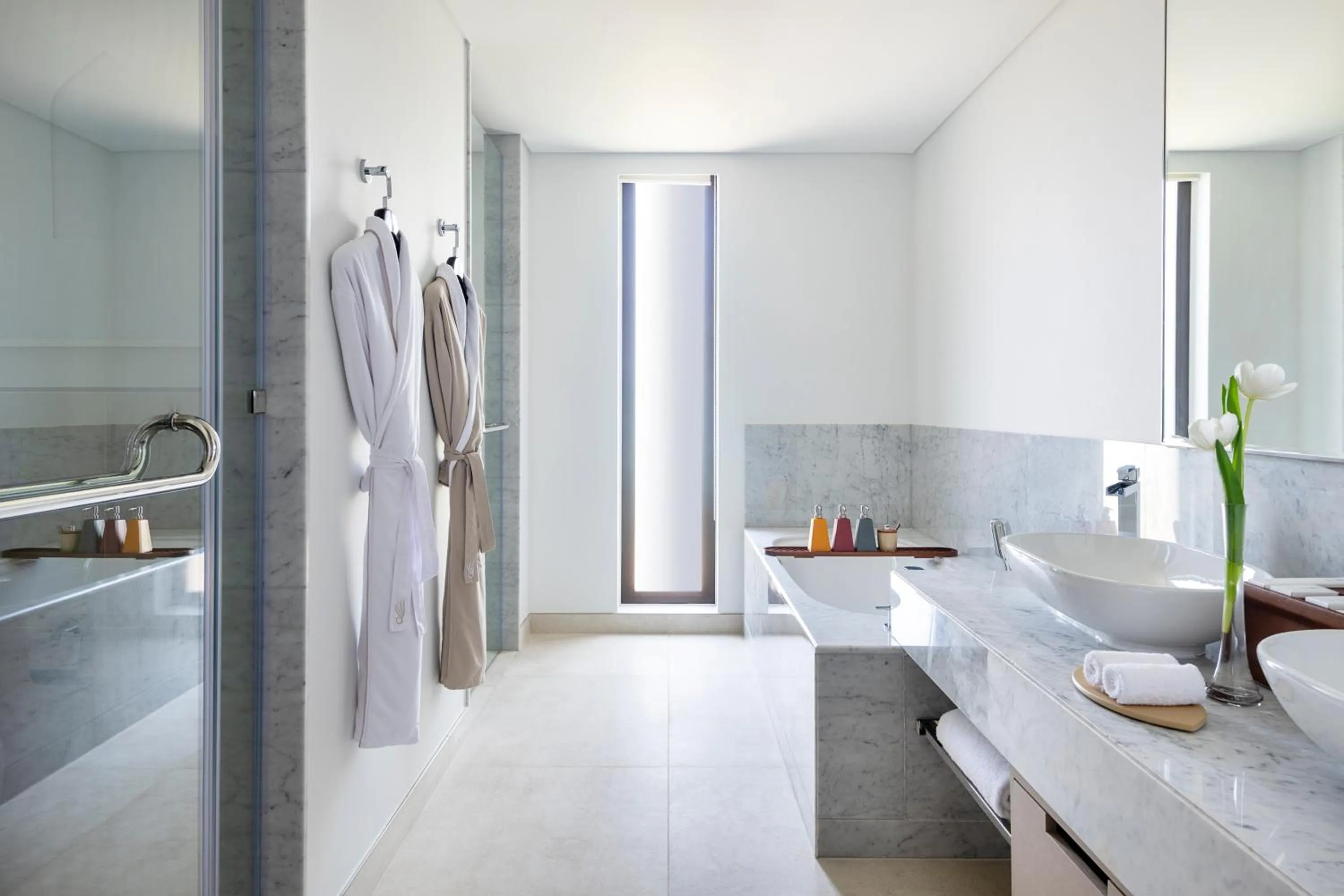 Shower, Bed in Zulal Wellness Resort by Chiva-Som