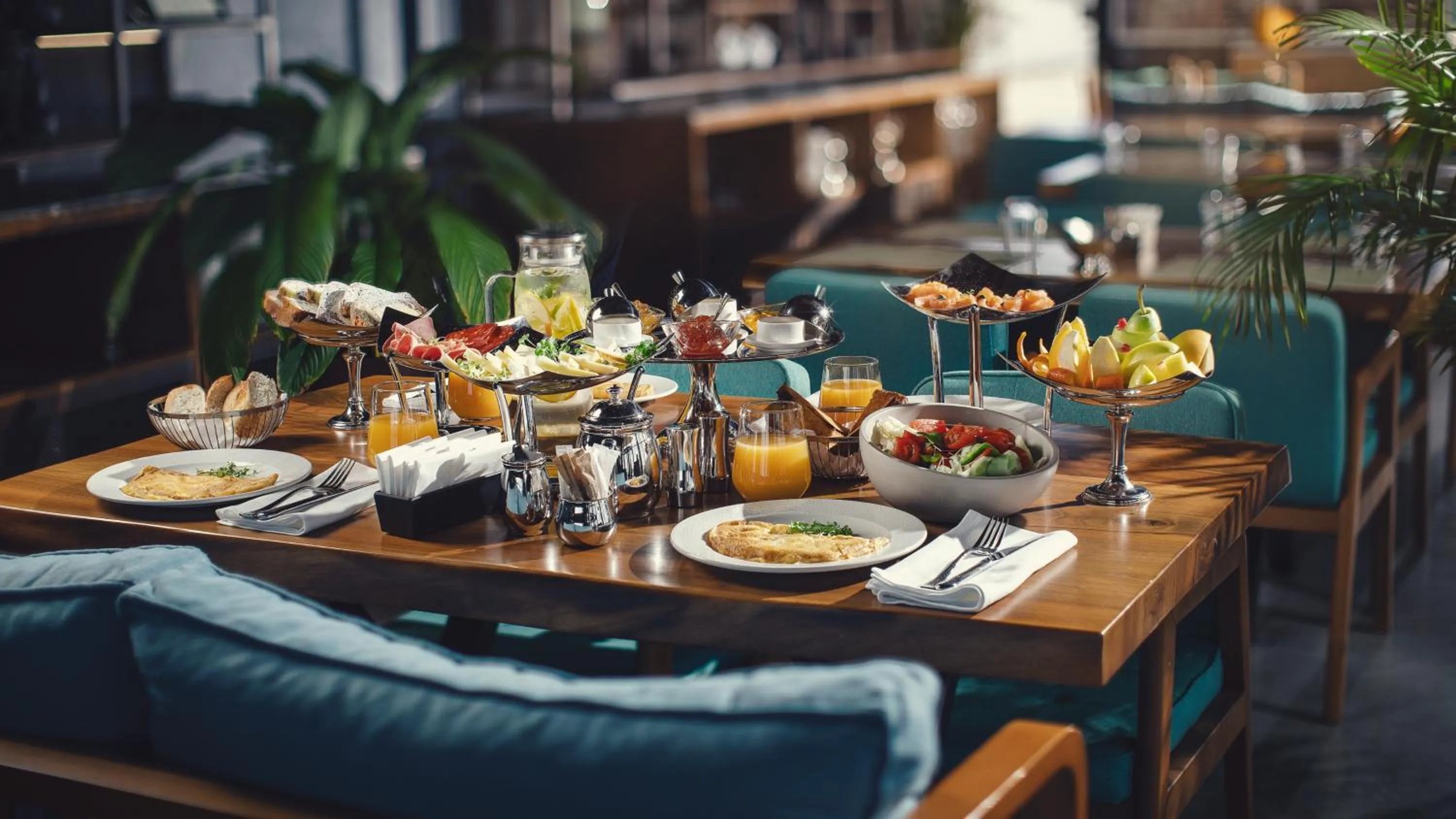 Restaurant/places to eat in Kass Diamond Resort