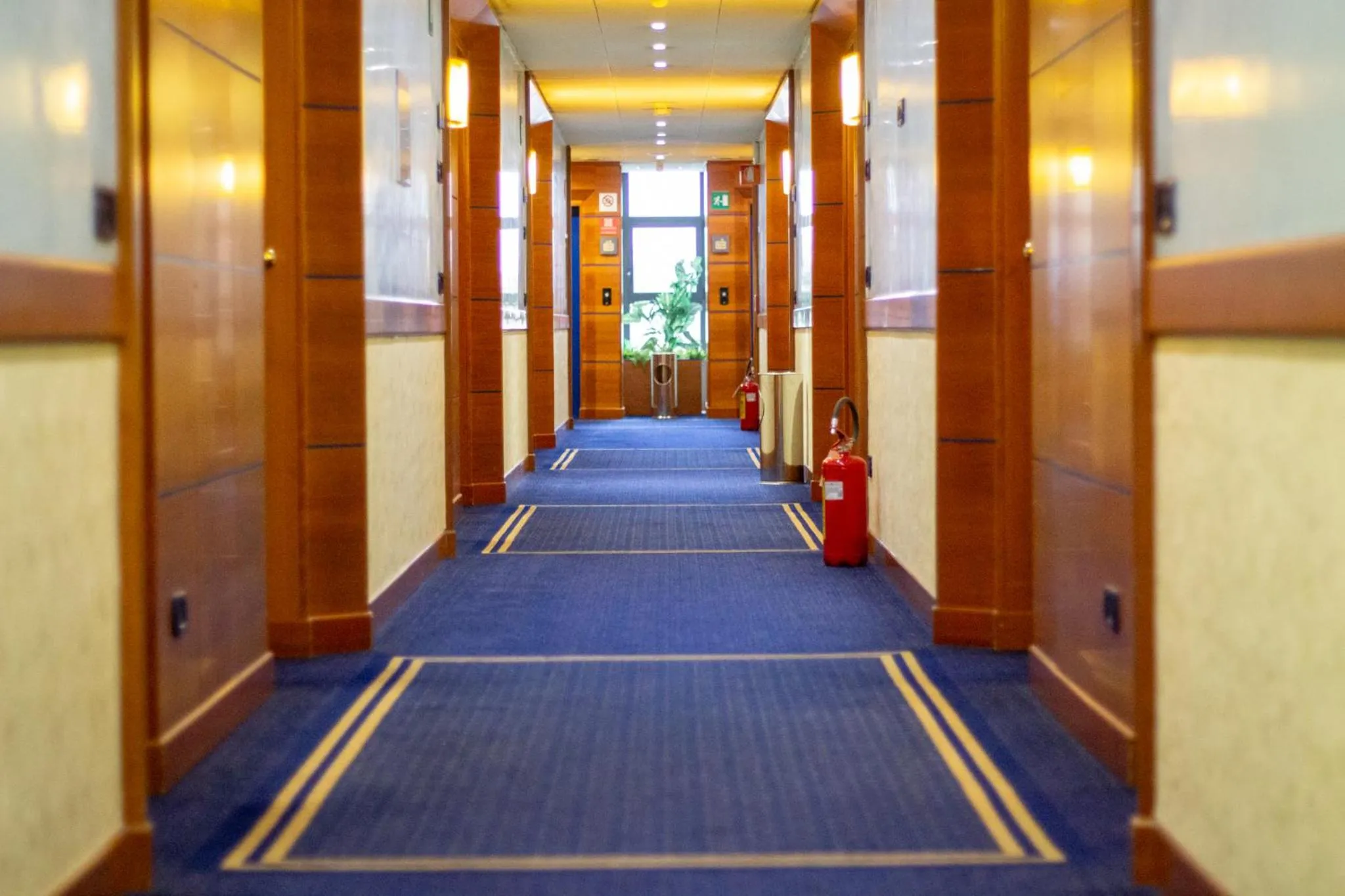 hair dresser in Pacific Hotel Fortino