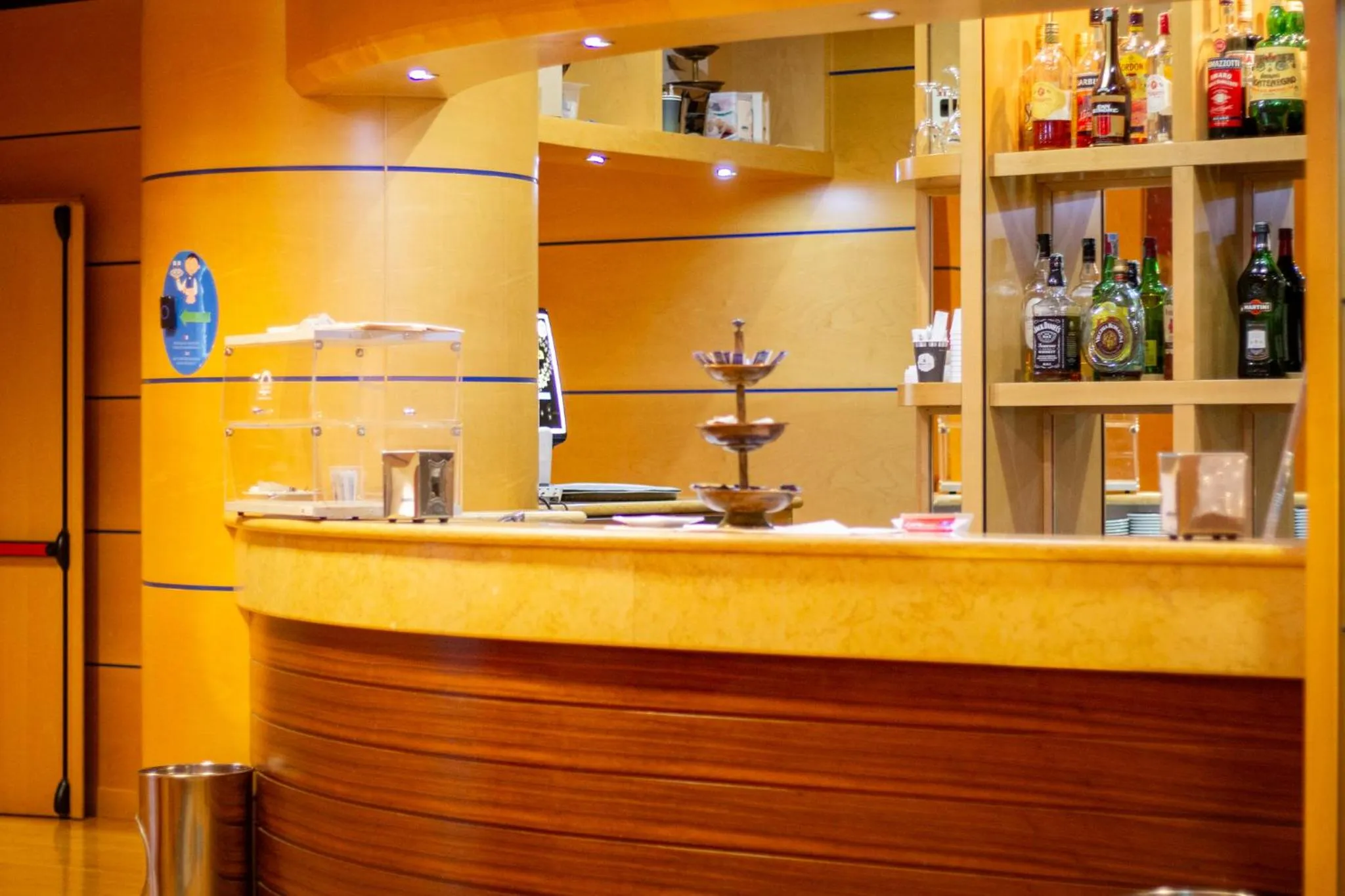 Lounge or bar in Pacific Hotel Fortino