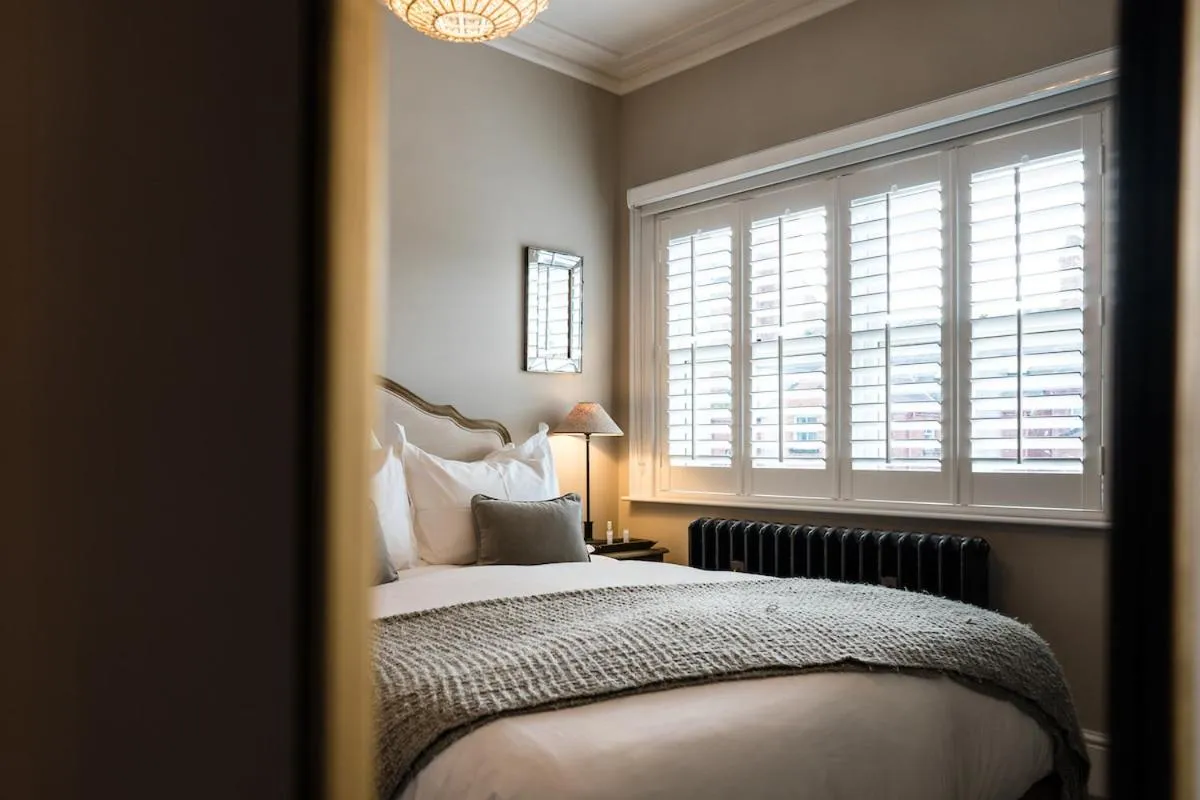 Bedroom, Bed in Regency House