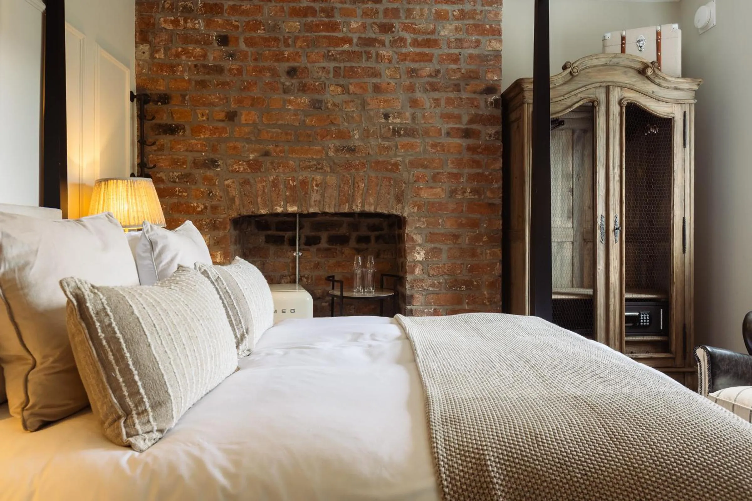 Bed in Regency House