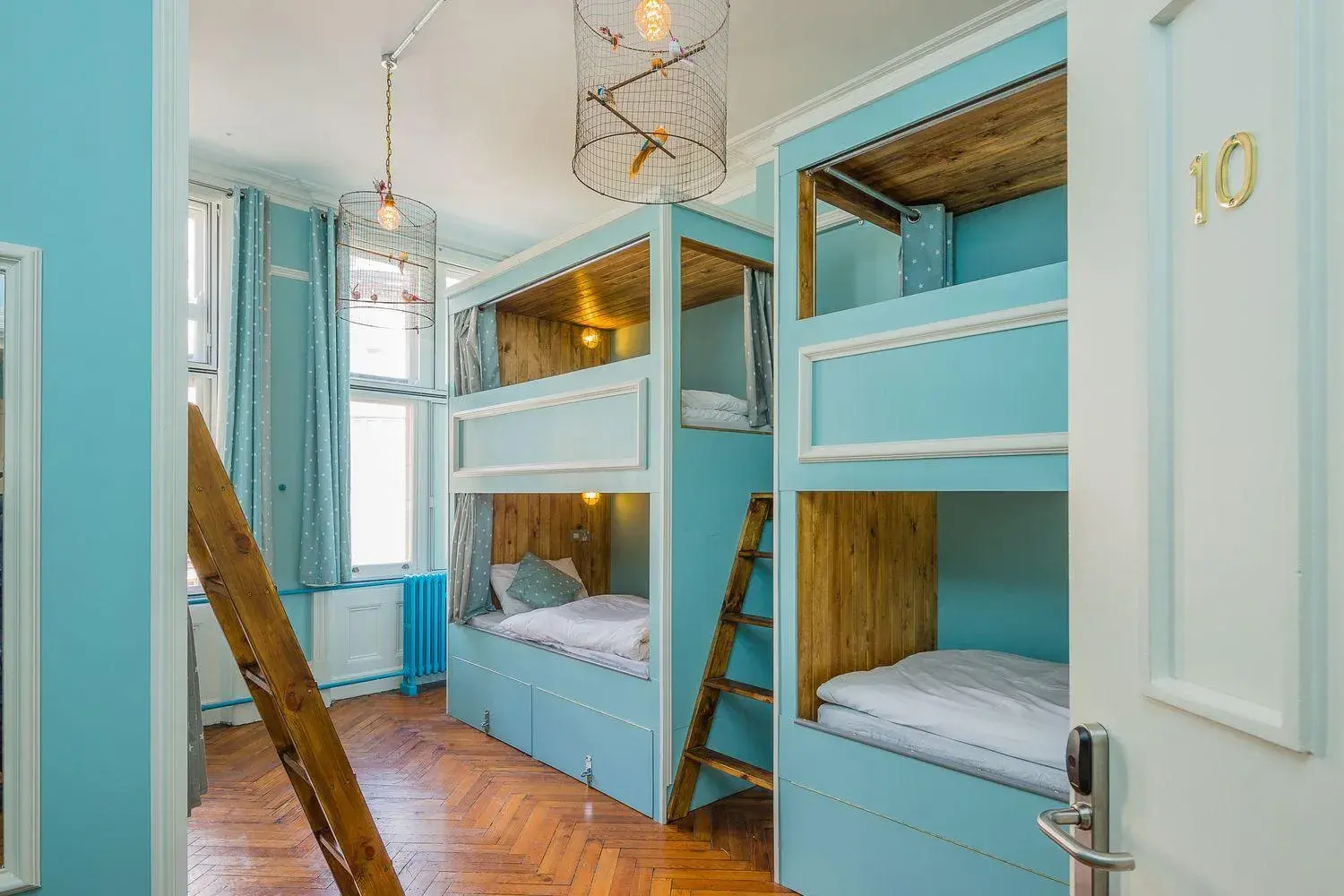 Bed in 6-Bed Mixed Dormitory Room in Mrs Potts Bed in 6-Bed Mixed Dormitory Room in Mrs Potts