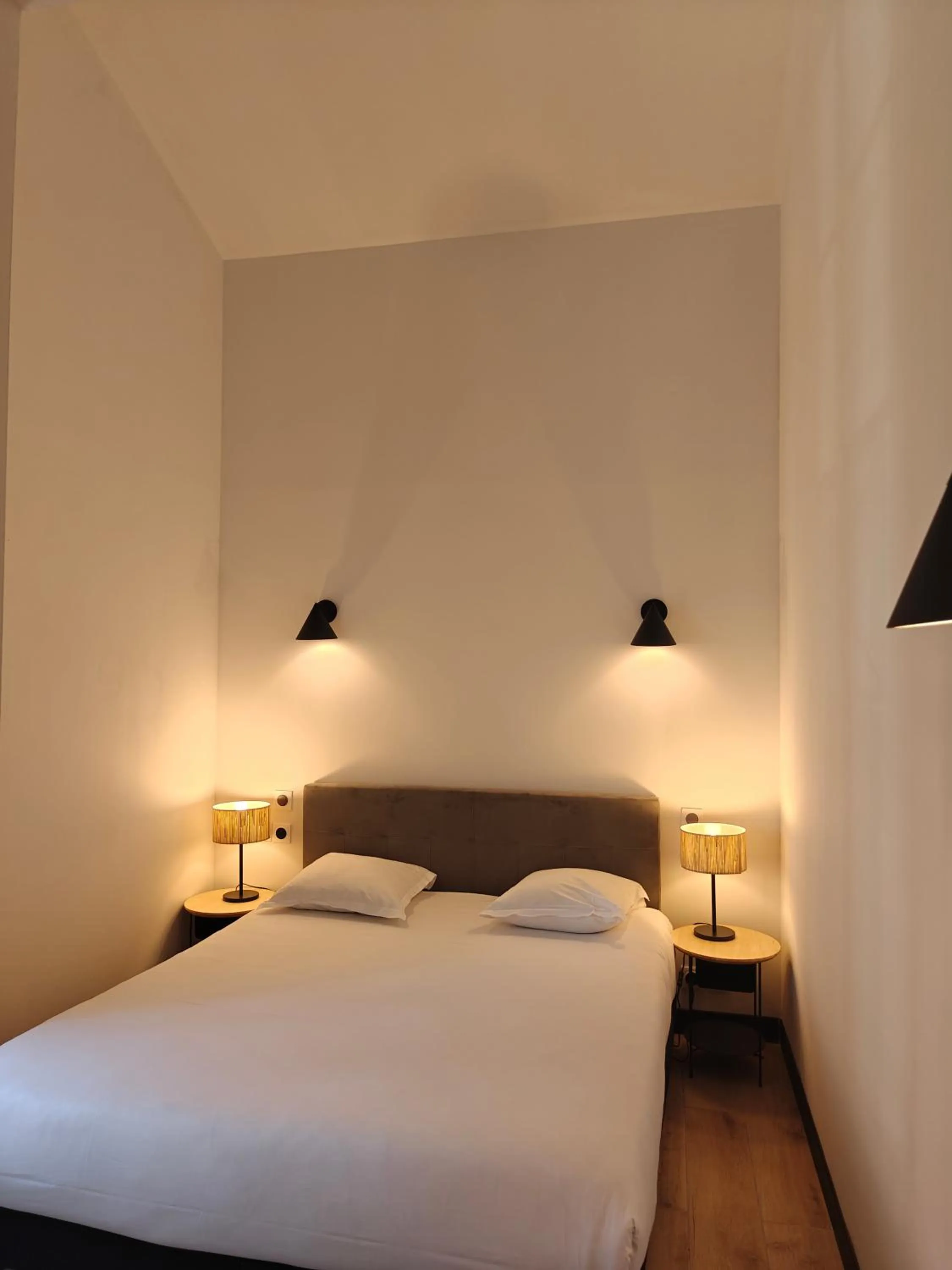 Bed in Hôtel l'Arena