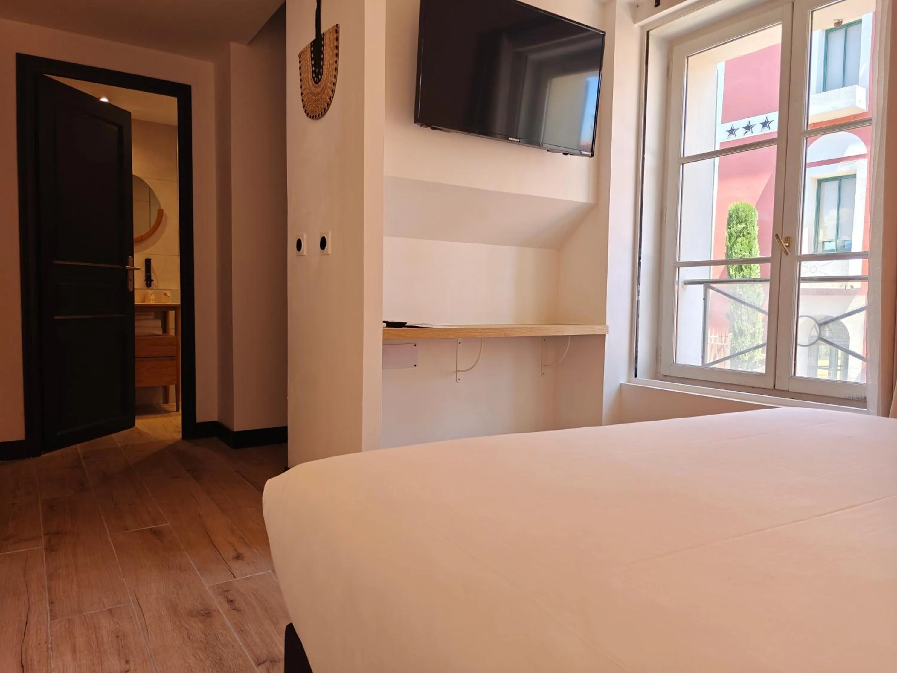 Bed in Hôtel l'Arena