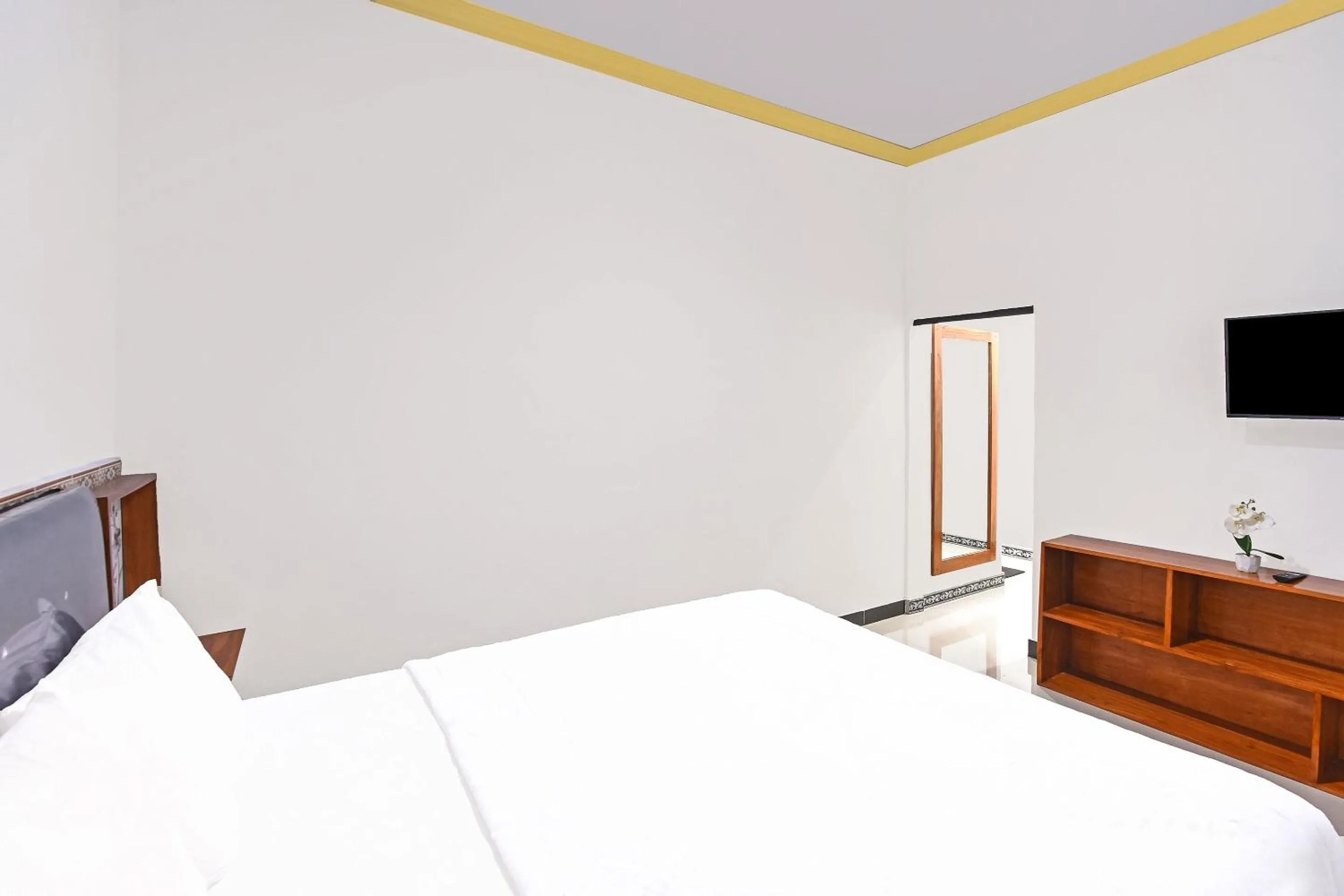 Bedroom, Bed in Hotel O Homestay Antara