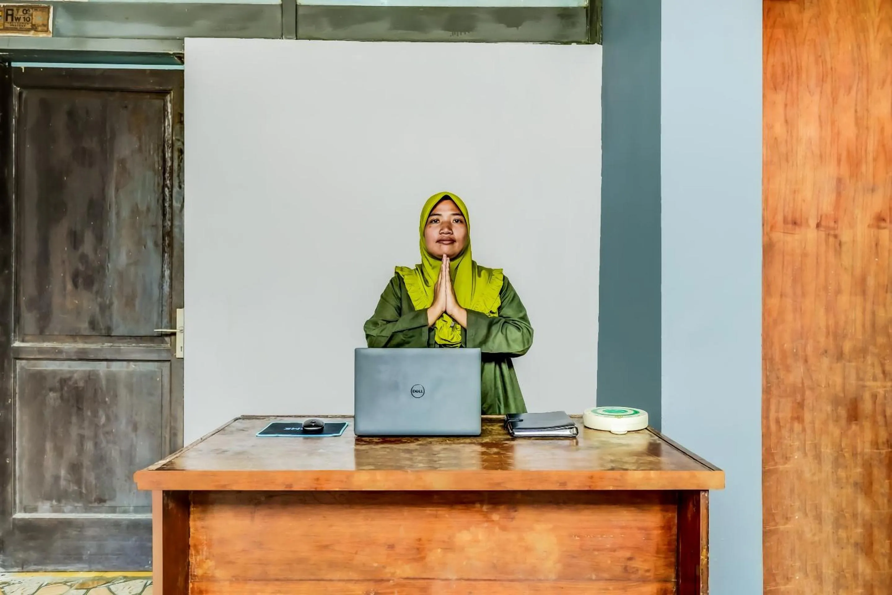 Lobby or reception in SPOT ON 91186 Losmen Yanti