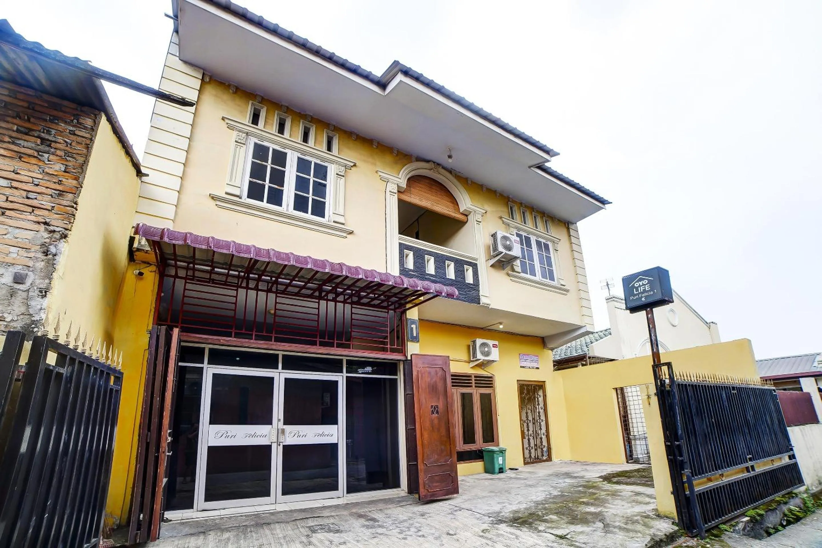 Facade/entrance in Hotel O Felicia Homestay