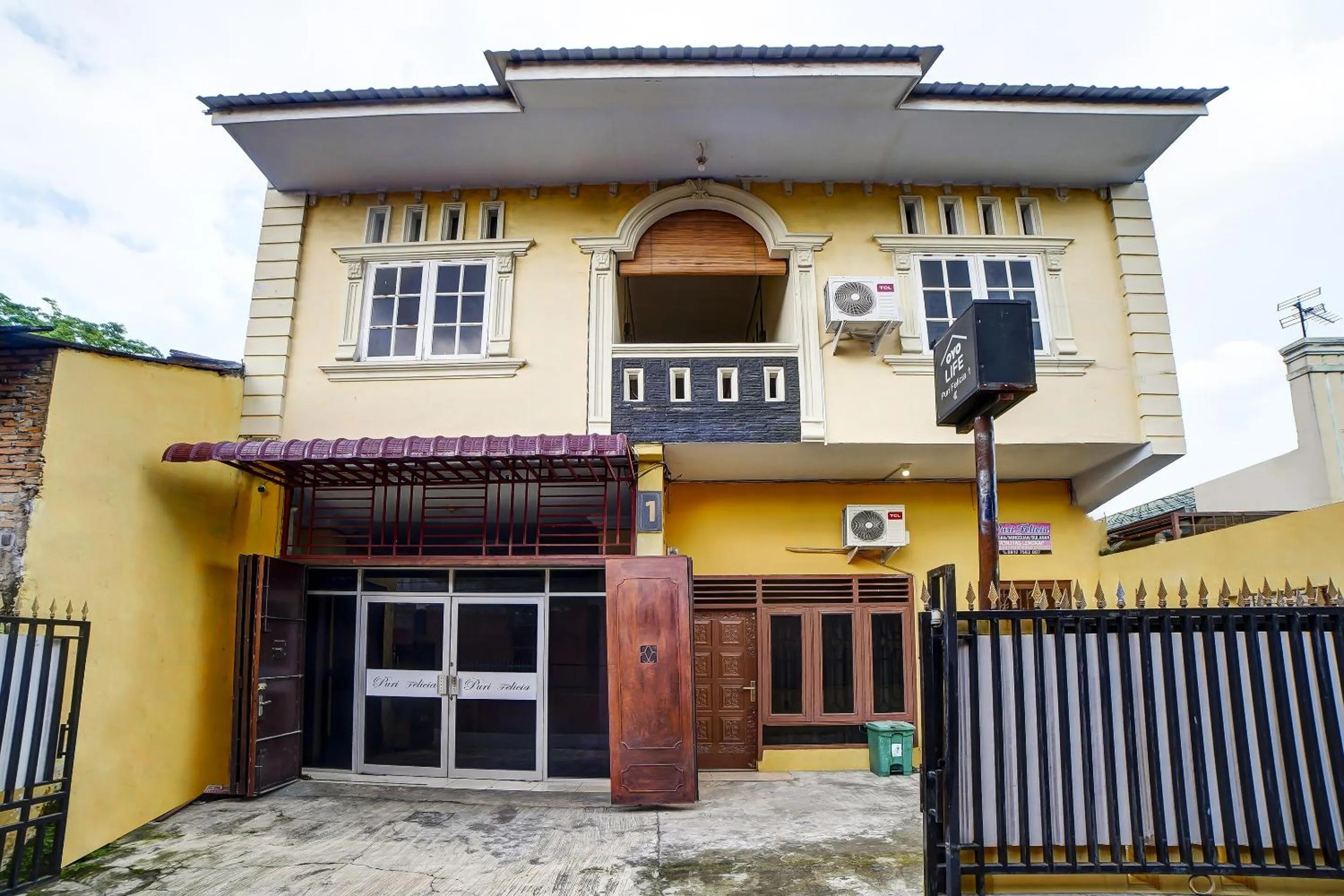 Facade/entrance in Hotel O Felicia Homestay