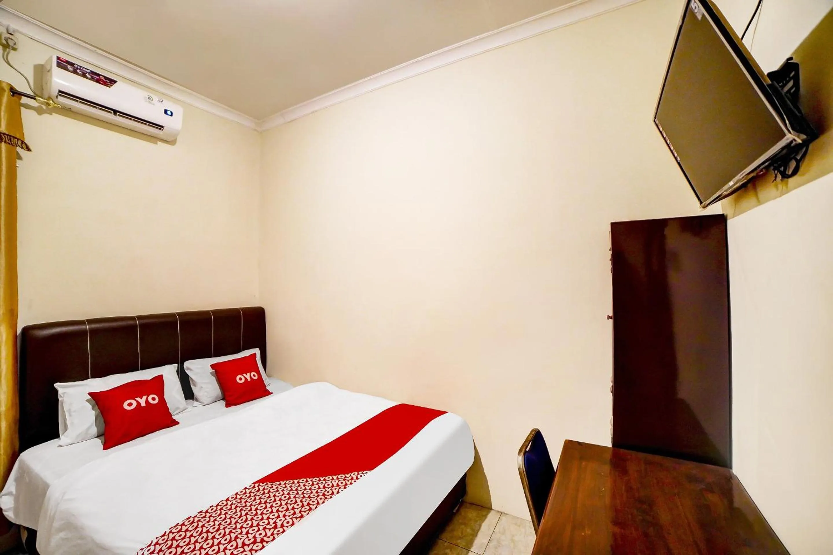 Bedroom, Bed in Hotel O Felicia Homestay