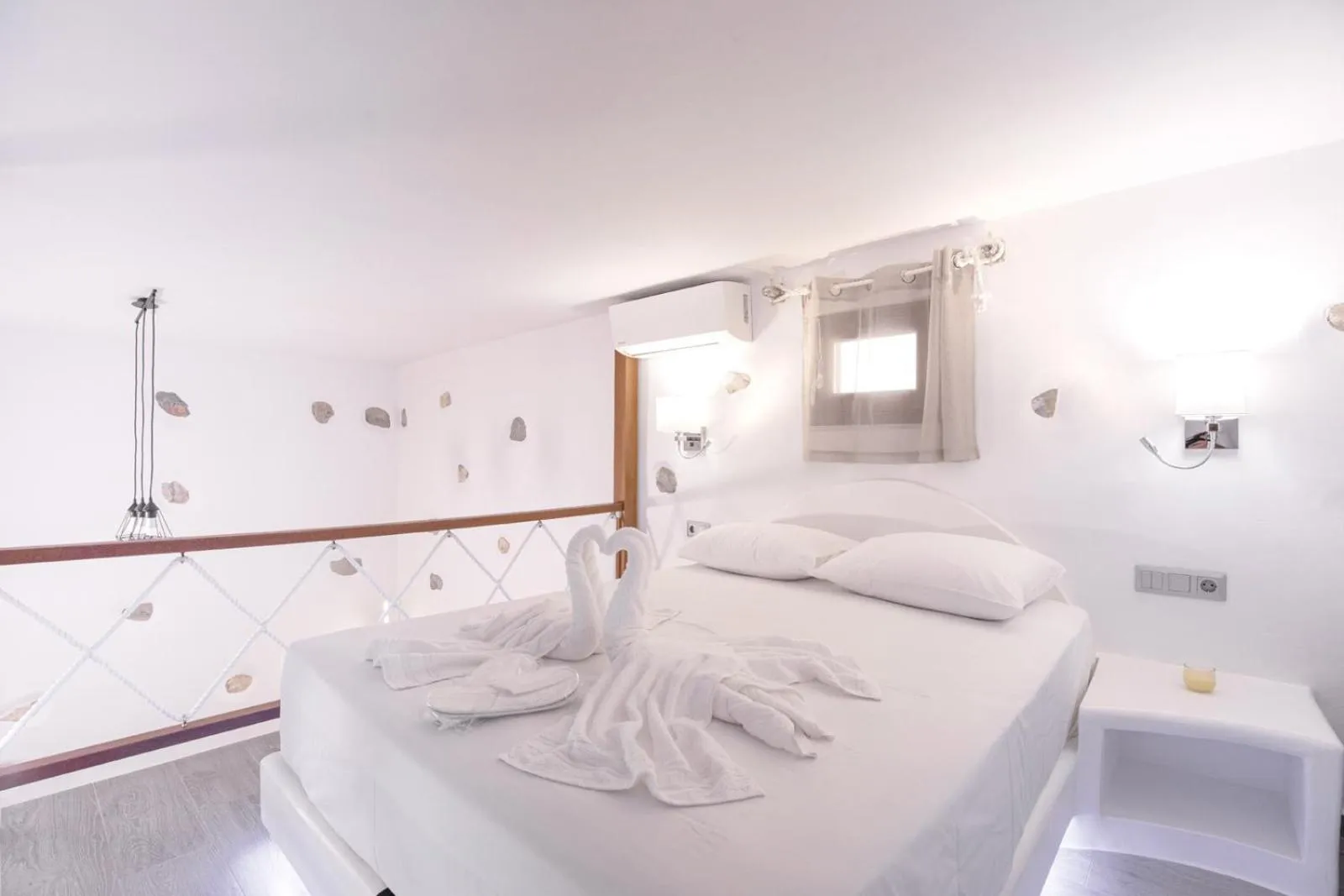 Photo of the whole room, Bed in Primrose Apartments