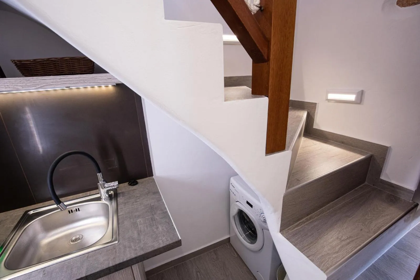 Kitchen or kitchenette in Primrose Apartments