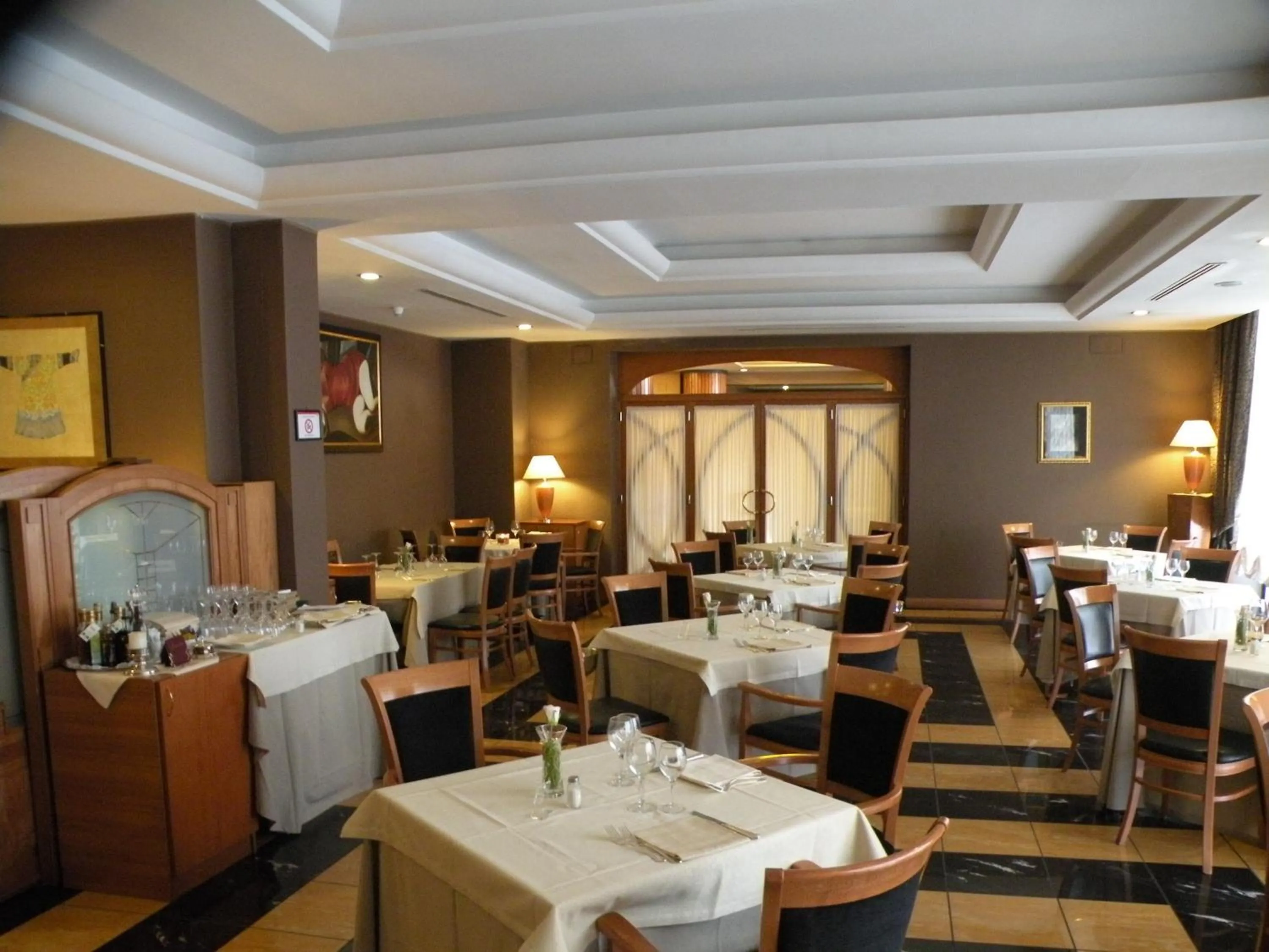 Restaurant/places to eat in Ramada by Wyndham Naples