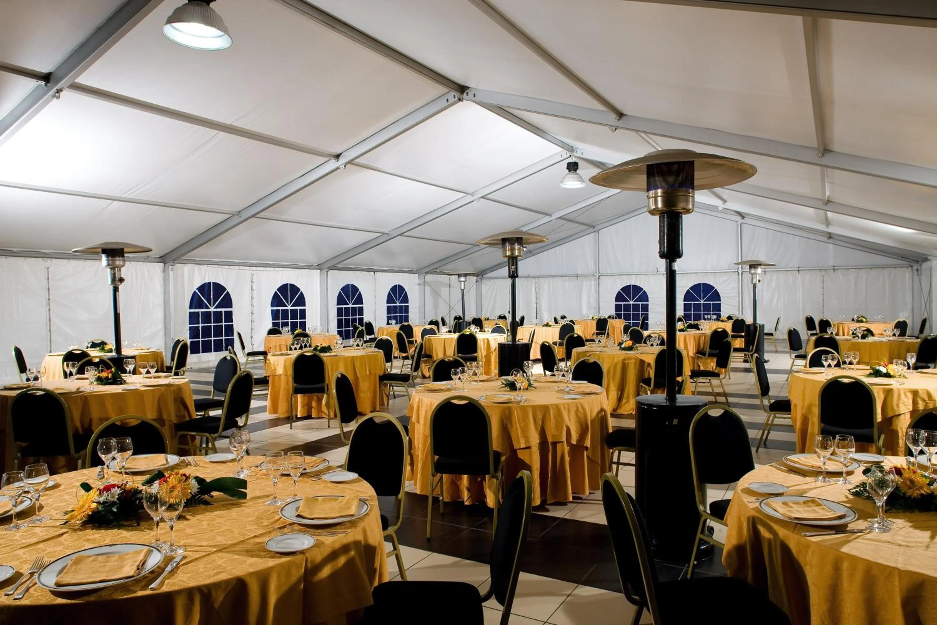 Restaurant/places to eat in Ramada by Wyndham Naples