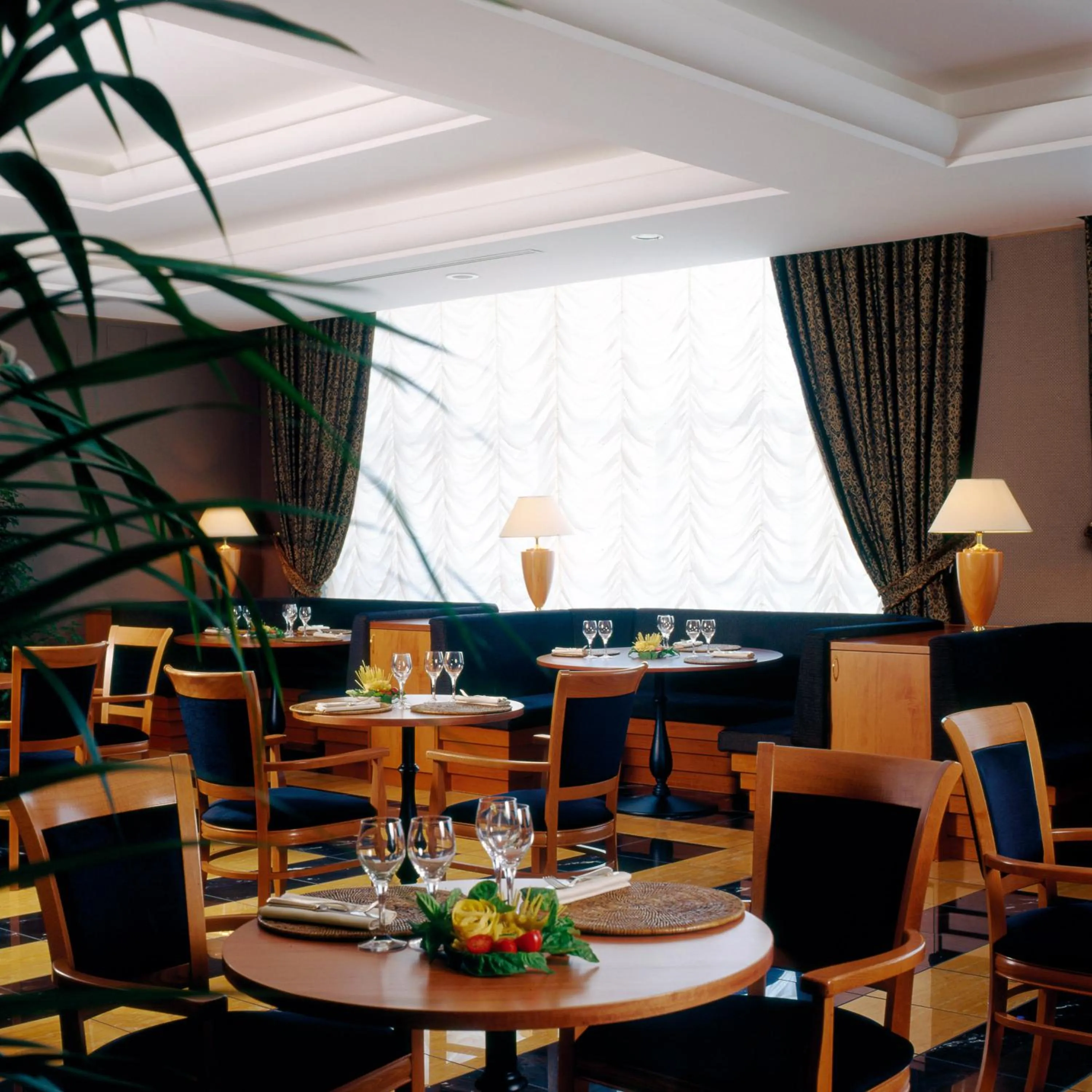 Restaurant/places to eat in Ramada by Wyndham Naples