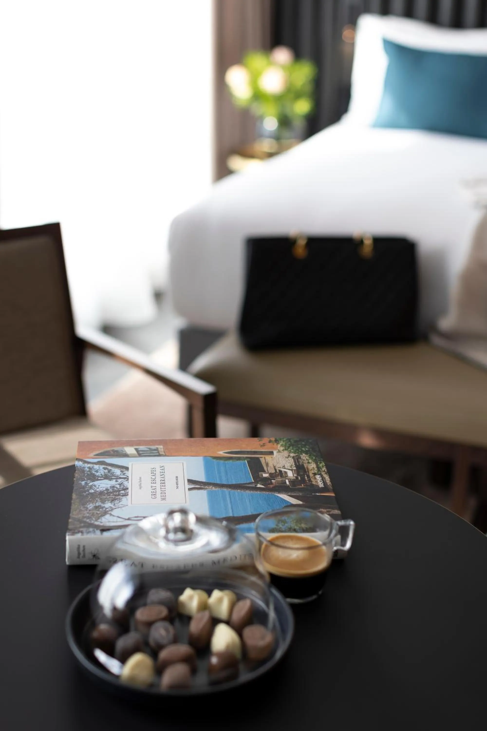 Bed in Howard sur Seine - Asnieres Paris La Defense