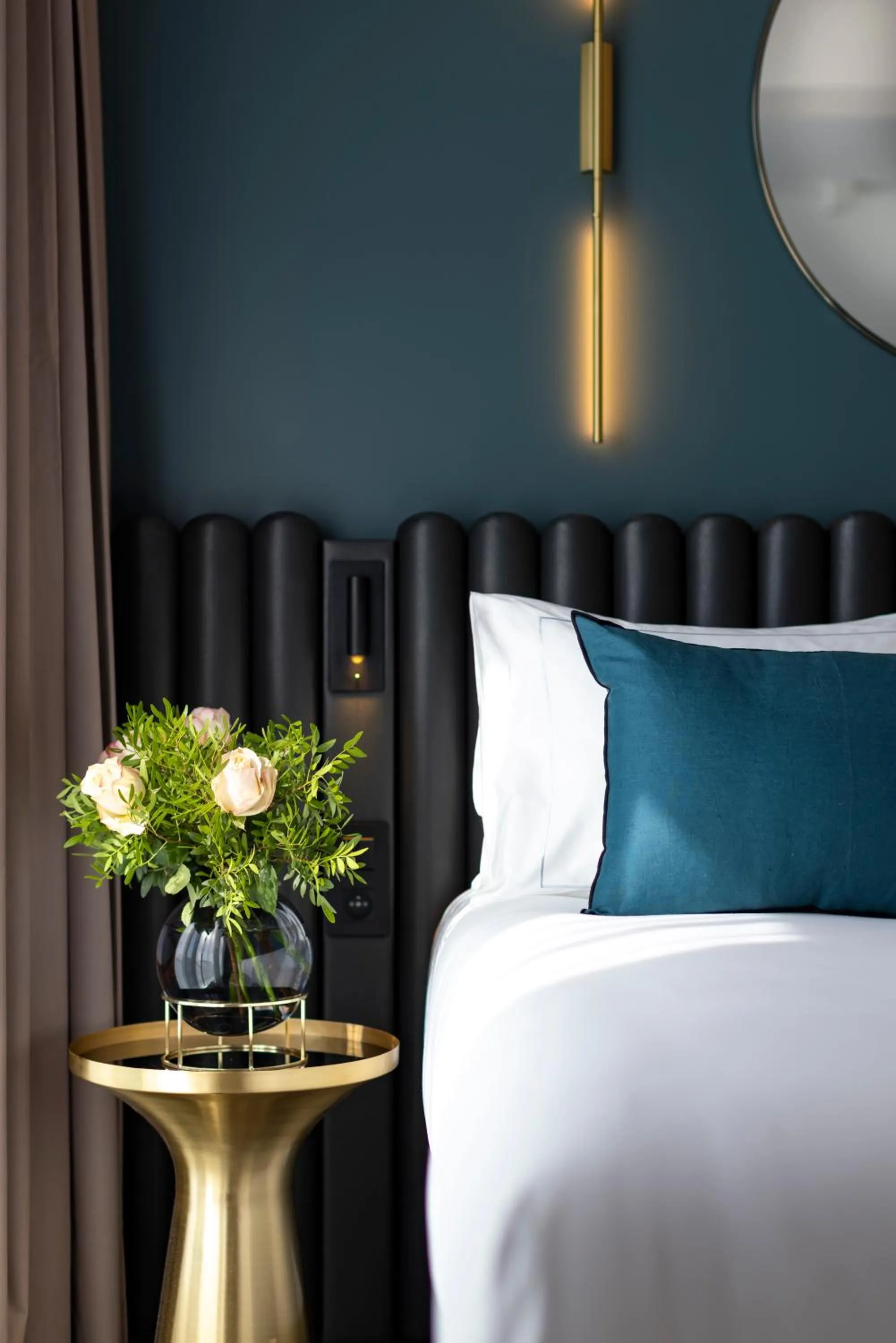 Bed in Howard sur Seine - Asnieres Paris La Defense