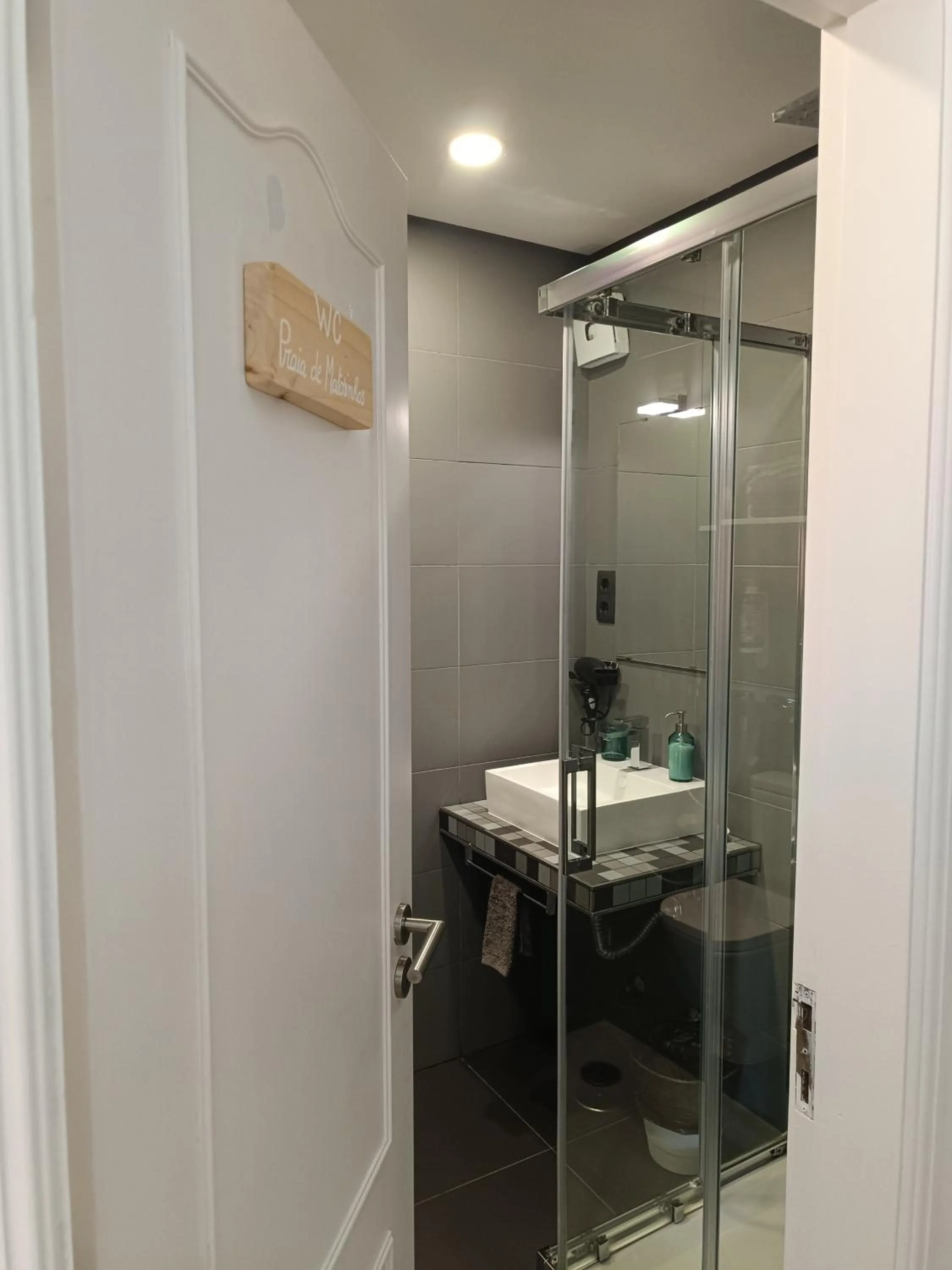 Bathroom in SUPERTUBOS HOUSE Peniche