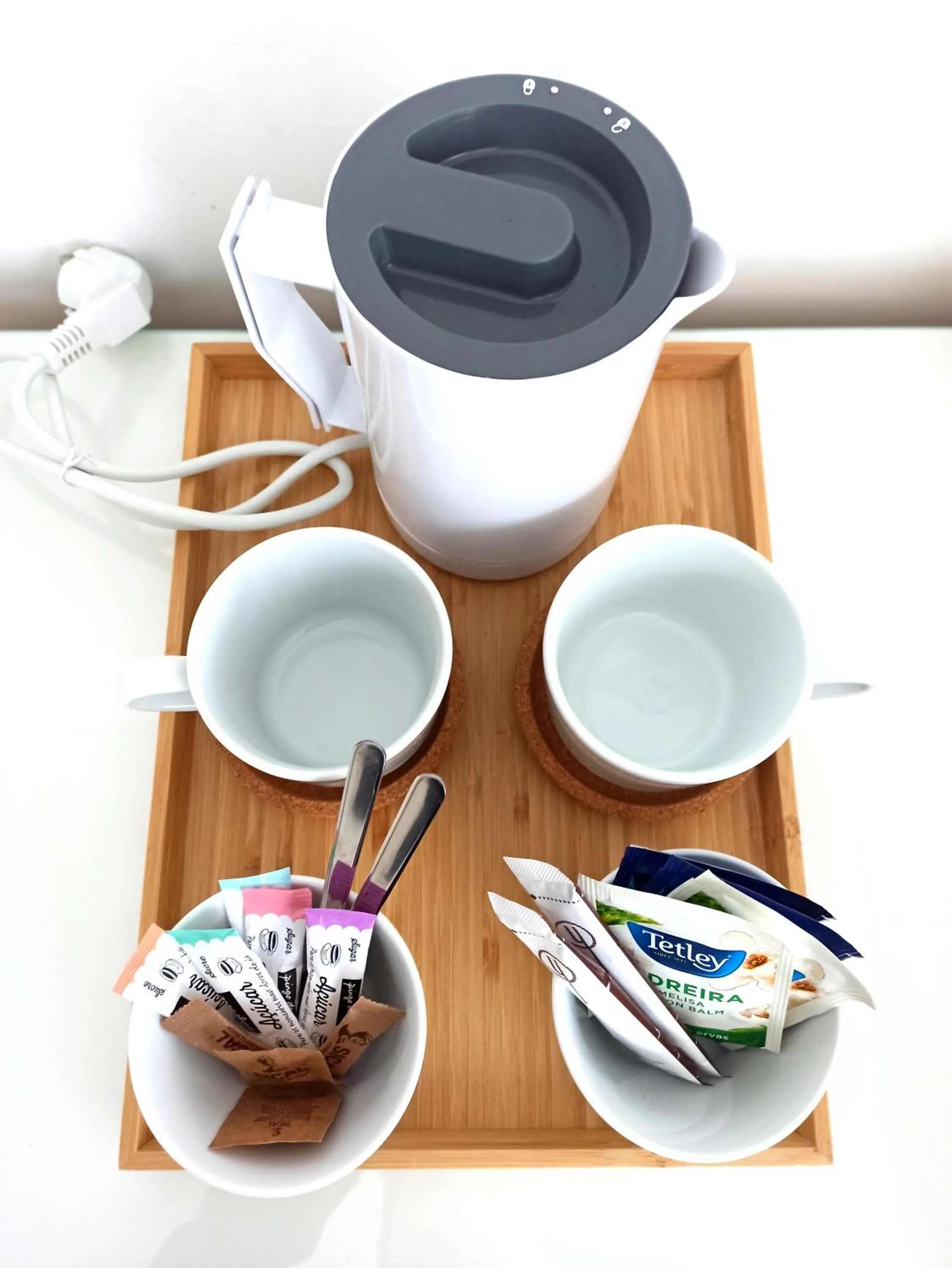 Coffee/tea facilities in SUPERTUBOS HOUSE Peniche