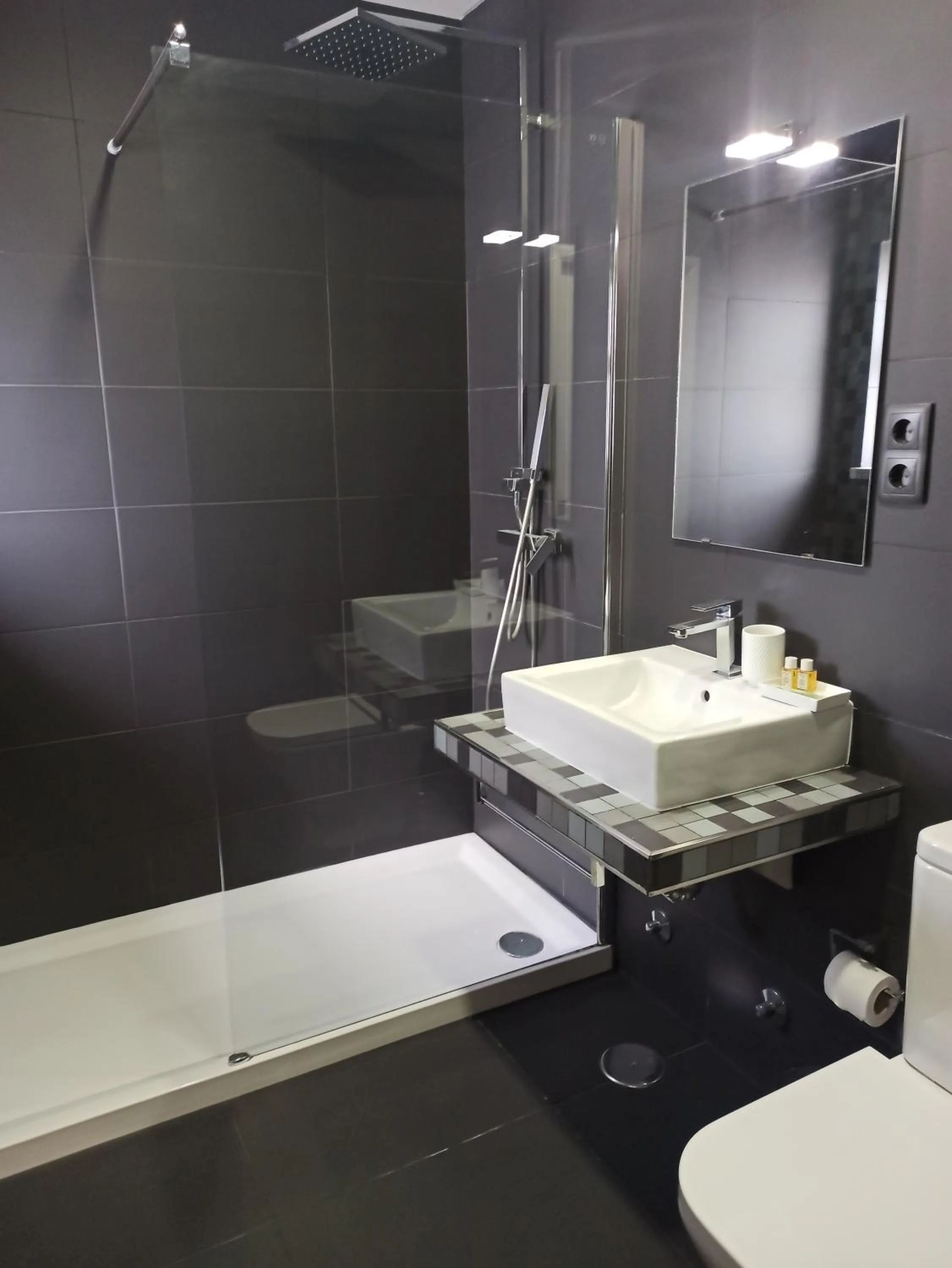 Shower in SUPERTUBOS HOUSE Peniche