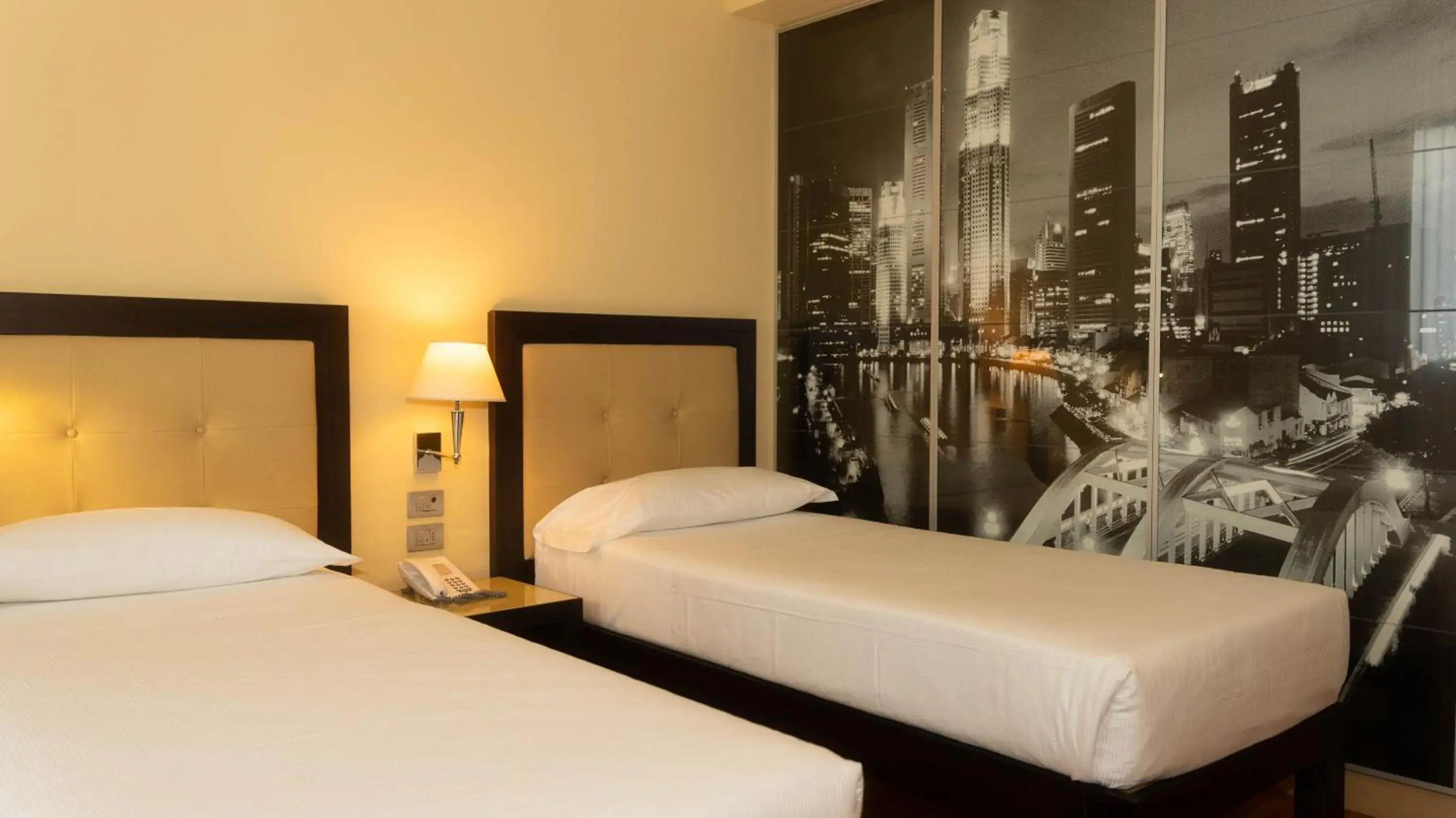 Double or Twin Room - single occupancy - Disability Access in Hotel Cruise Double or Twin Room - single occupancy - Disability Access in Hotel Cruise