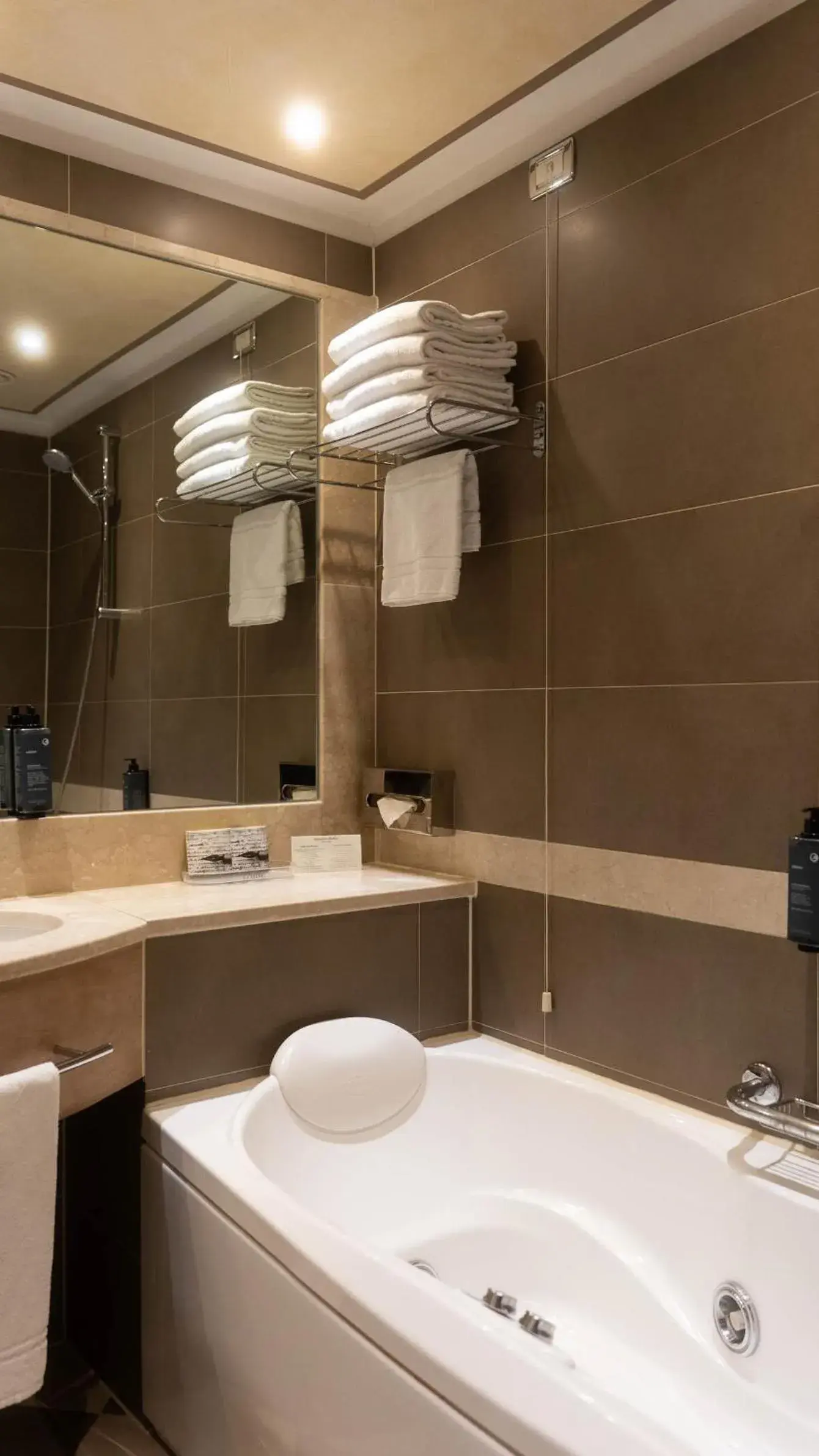 Suite in Hotel Cruise Suite in Hotel Cruise