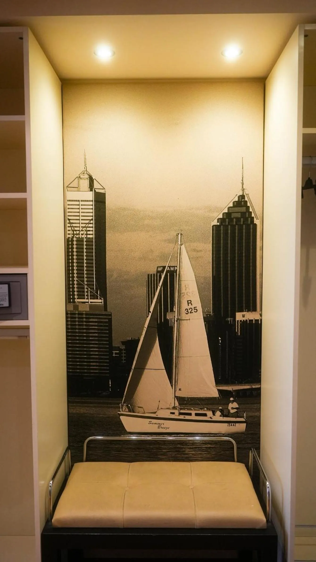 Decorative detail in Hotel Cruise