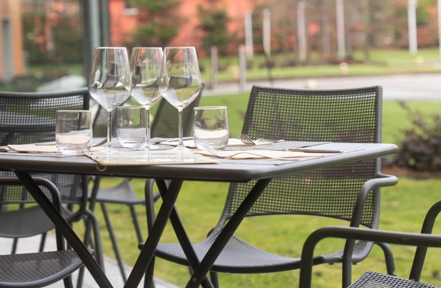 Restaurant/places to eat in Hotel Cruise