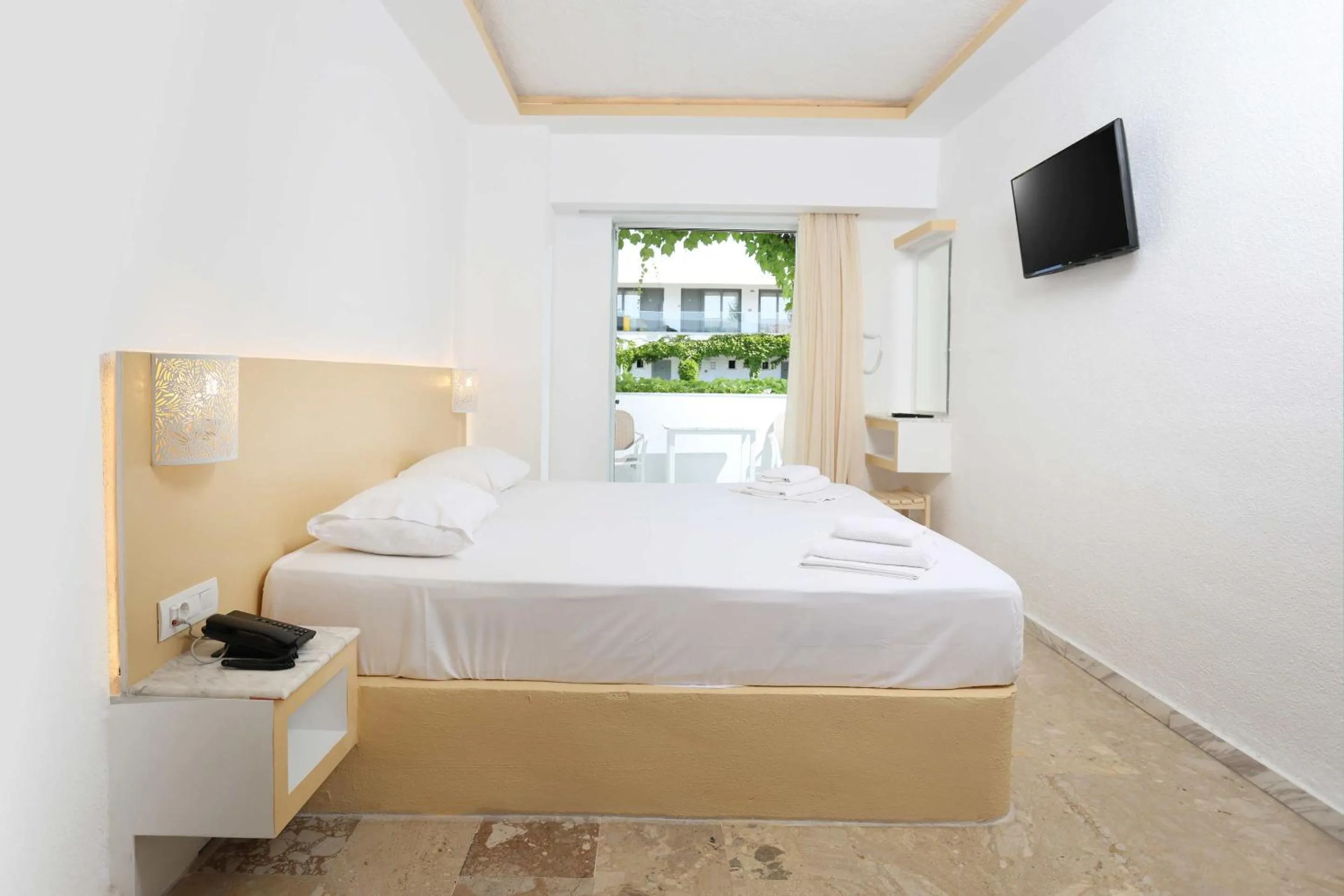 Bed in Olympic Kosmas Hotel- Hanioti