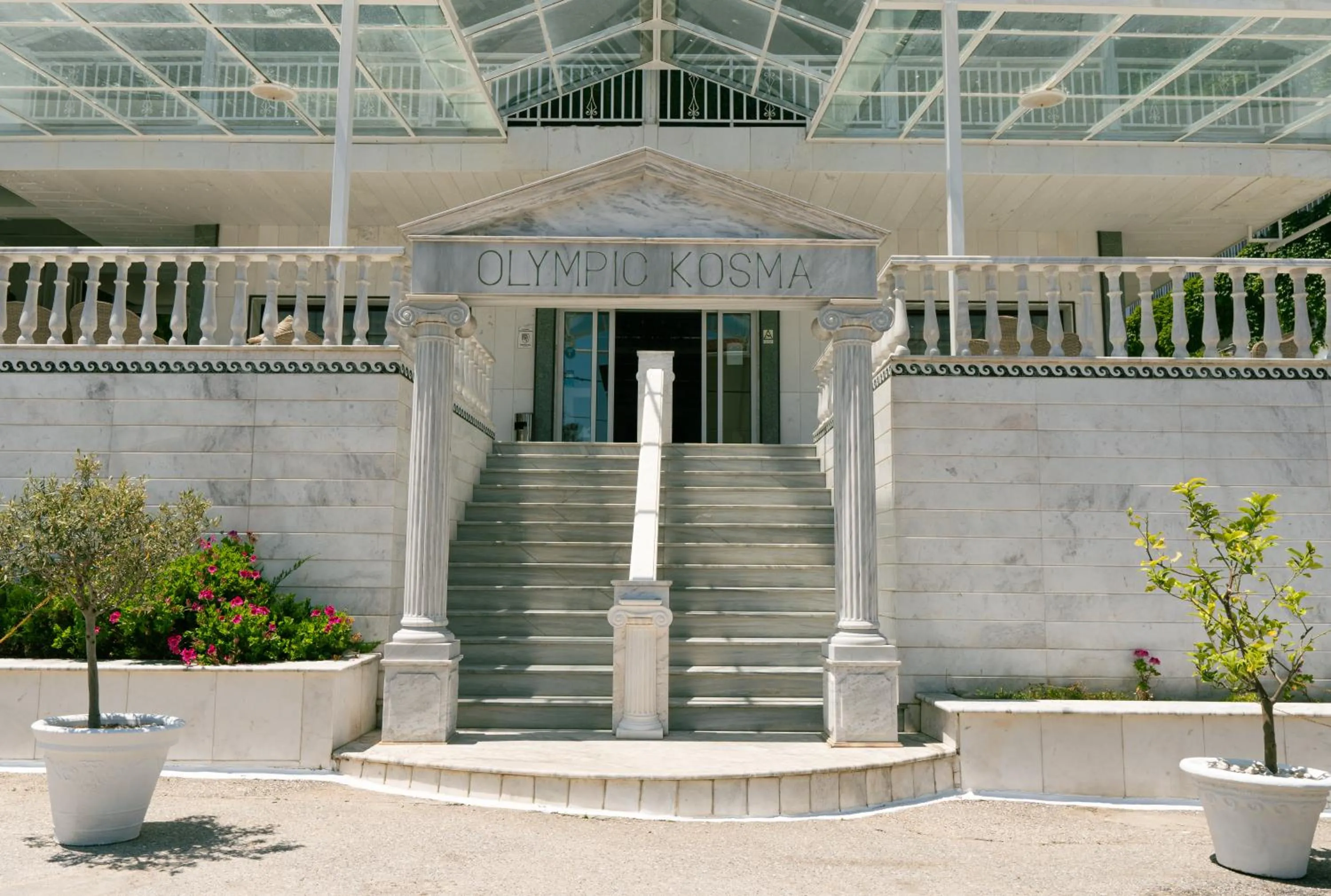 Facade/entrance in Olympic Kosmas Hotel- Hanioti