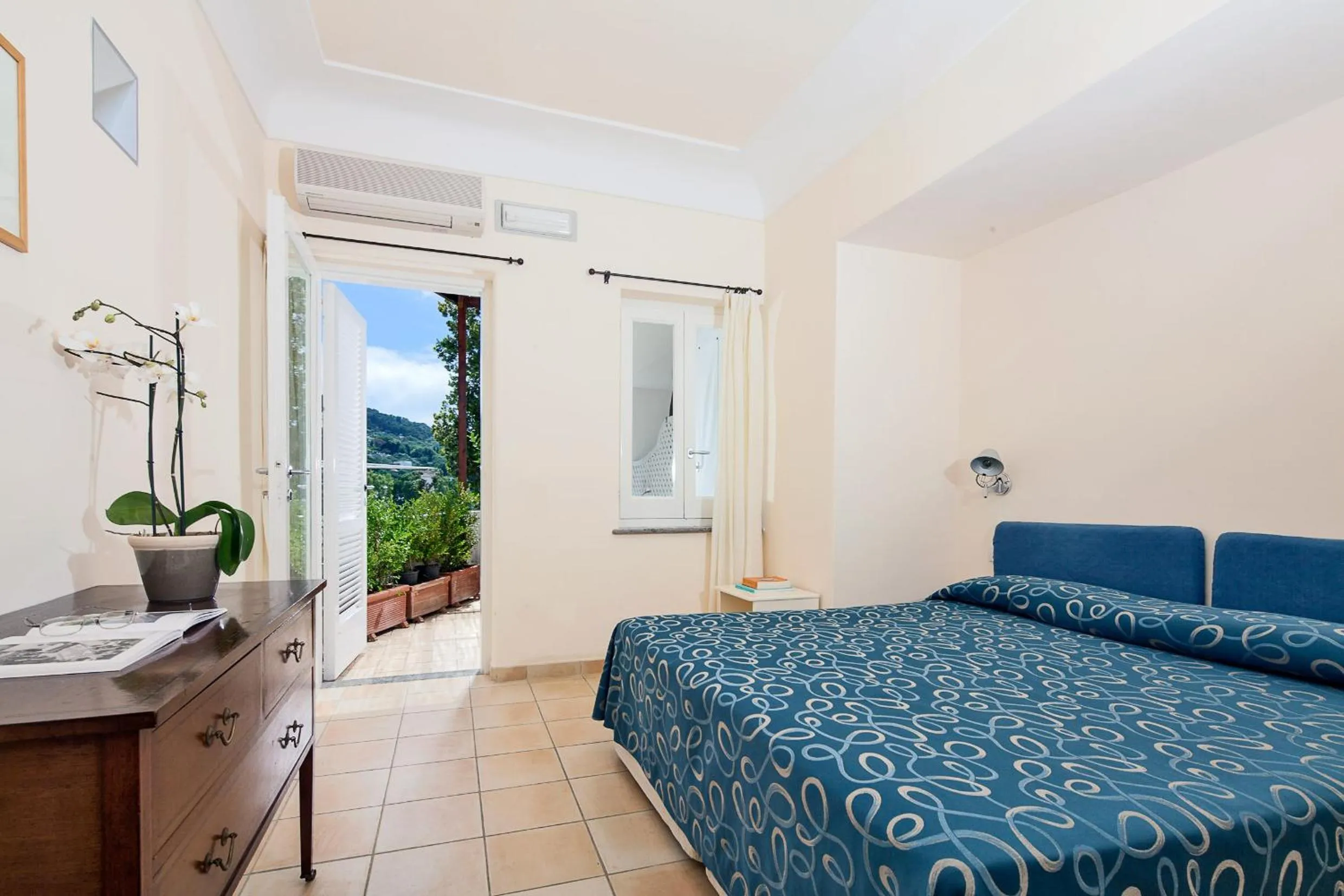 Photo of the whole room, Bed in Hotel Senaria