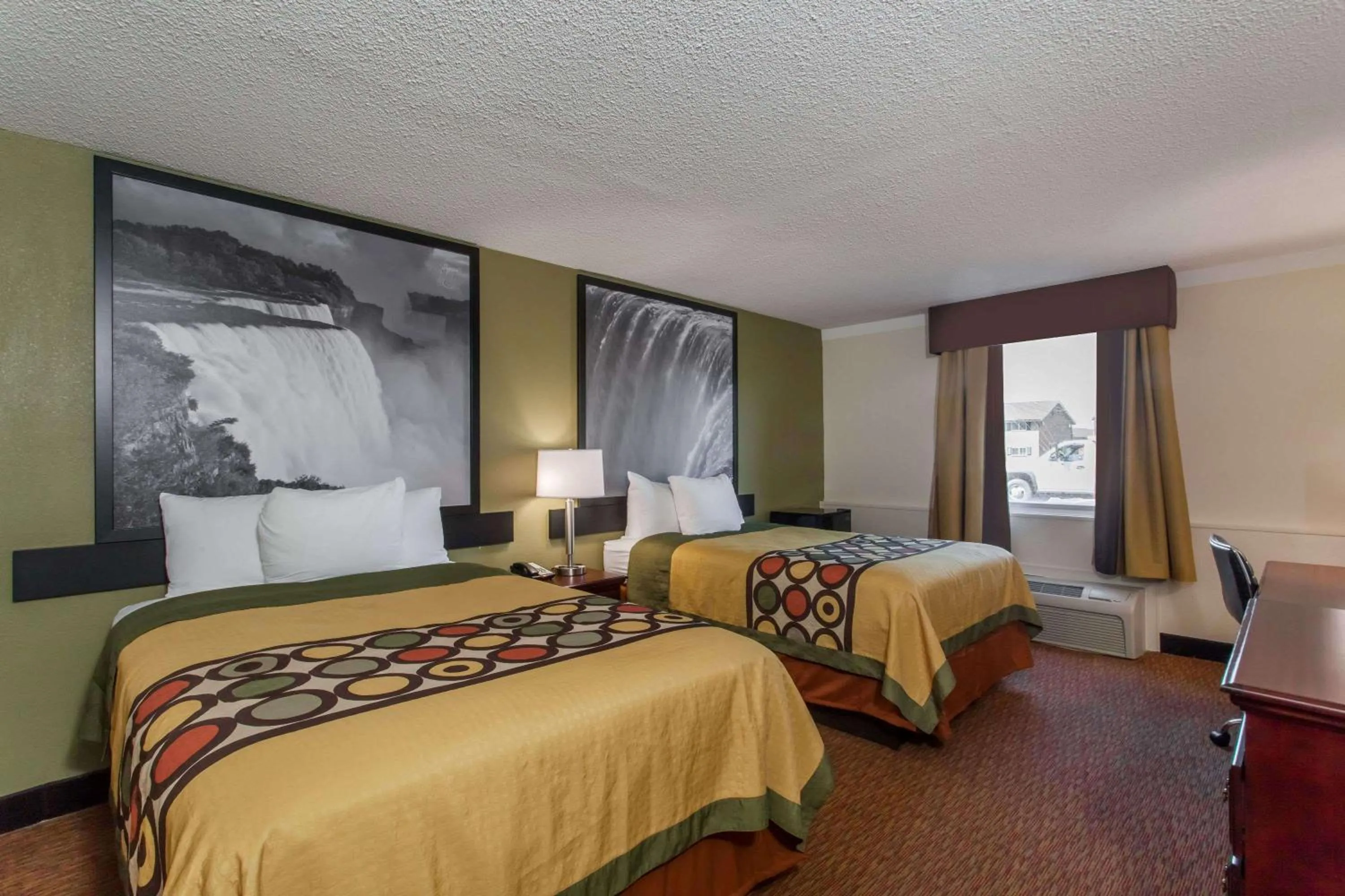 Photo of the whole room, Bed in Super 8 by Wyndham Hamburg