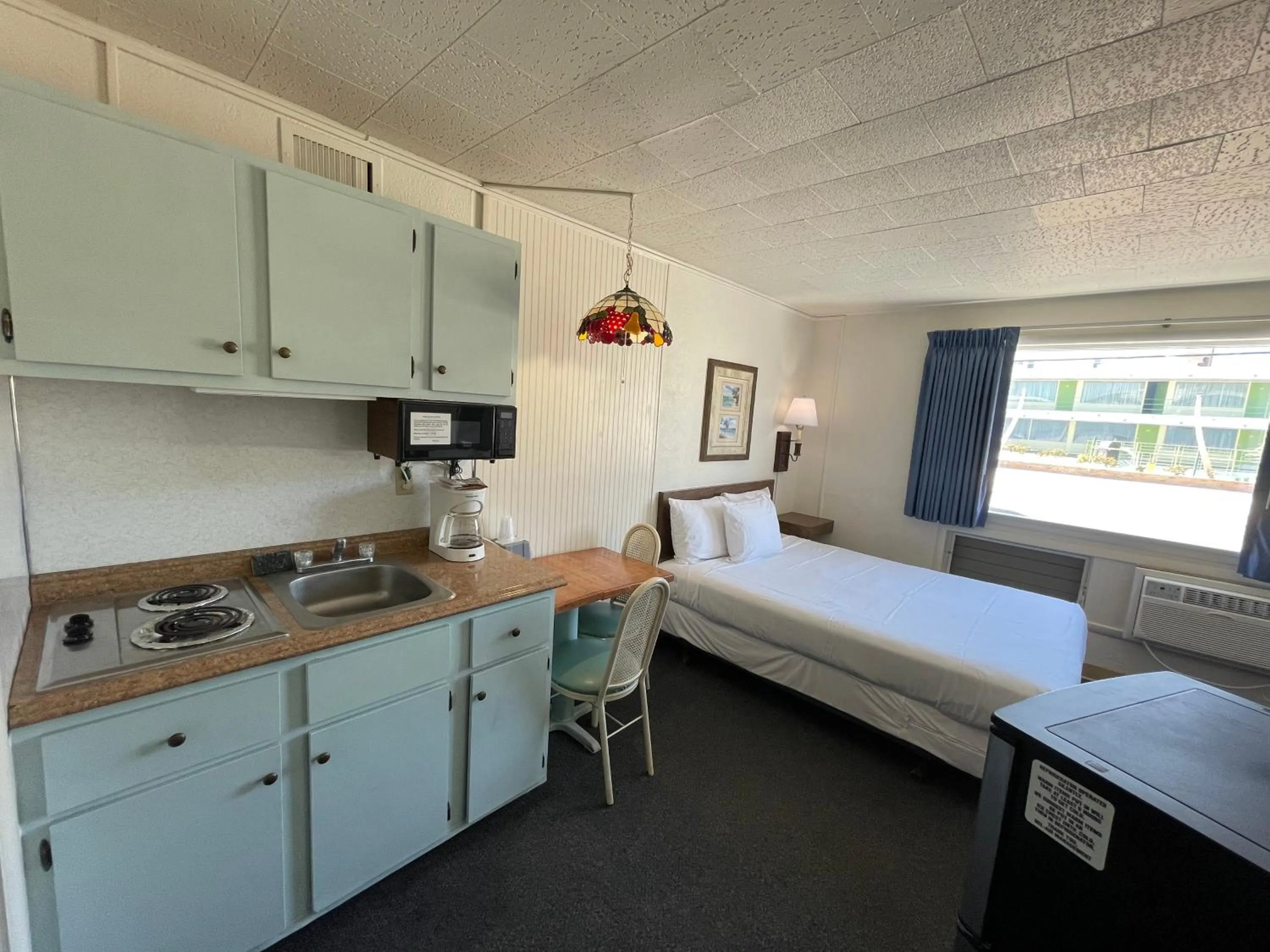 Bed in Bel Air Motel Wildwood Crest Beach