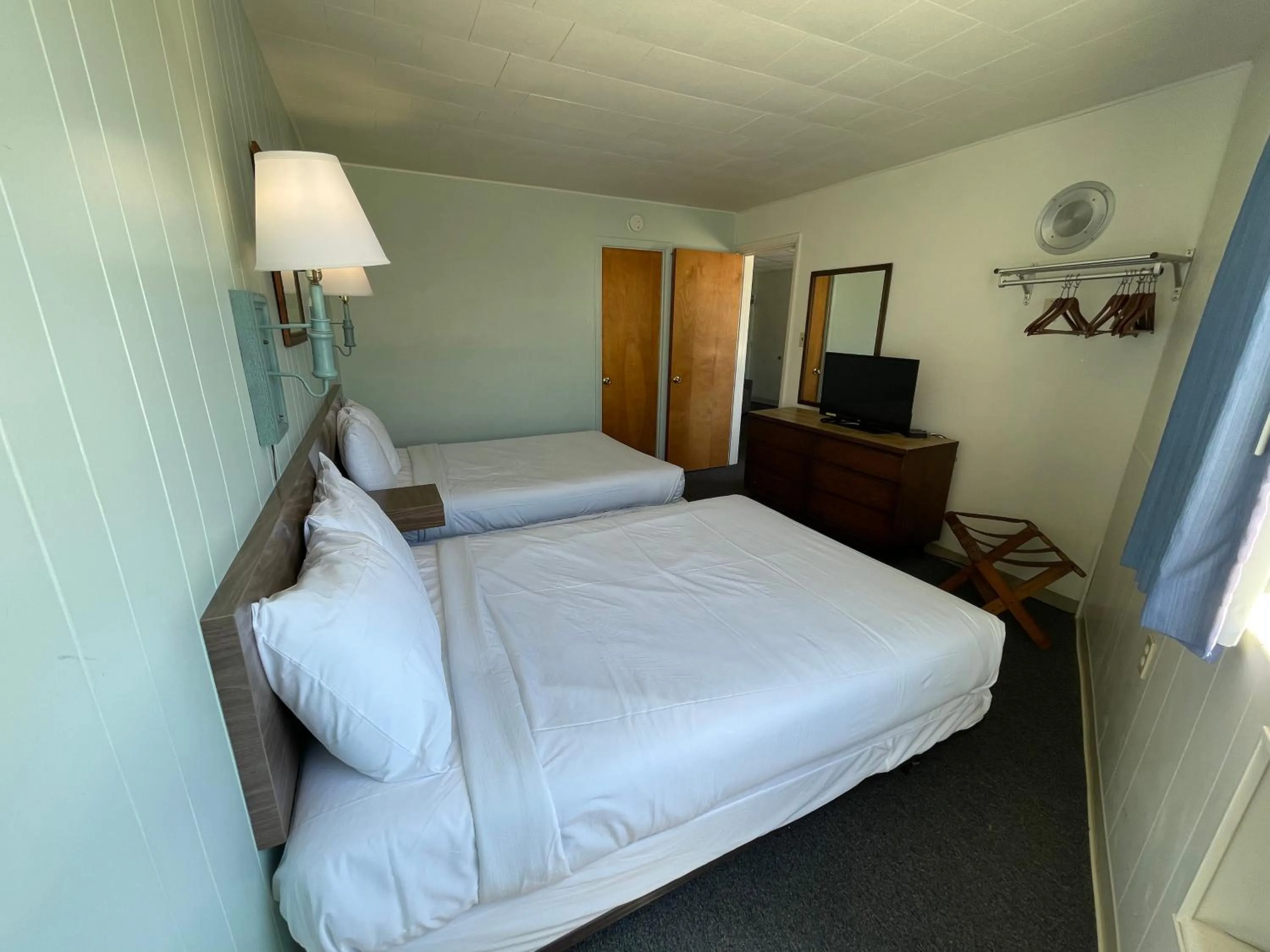 Bed in Bel Air Motel Wildwood Crest Beach