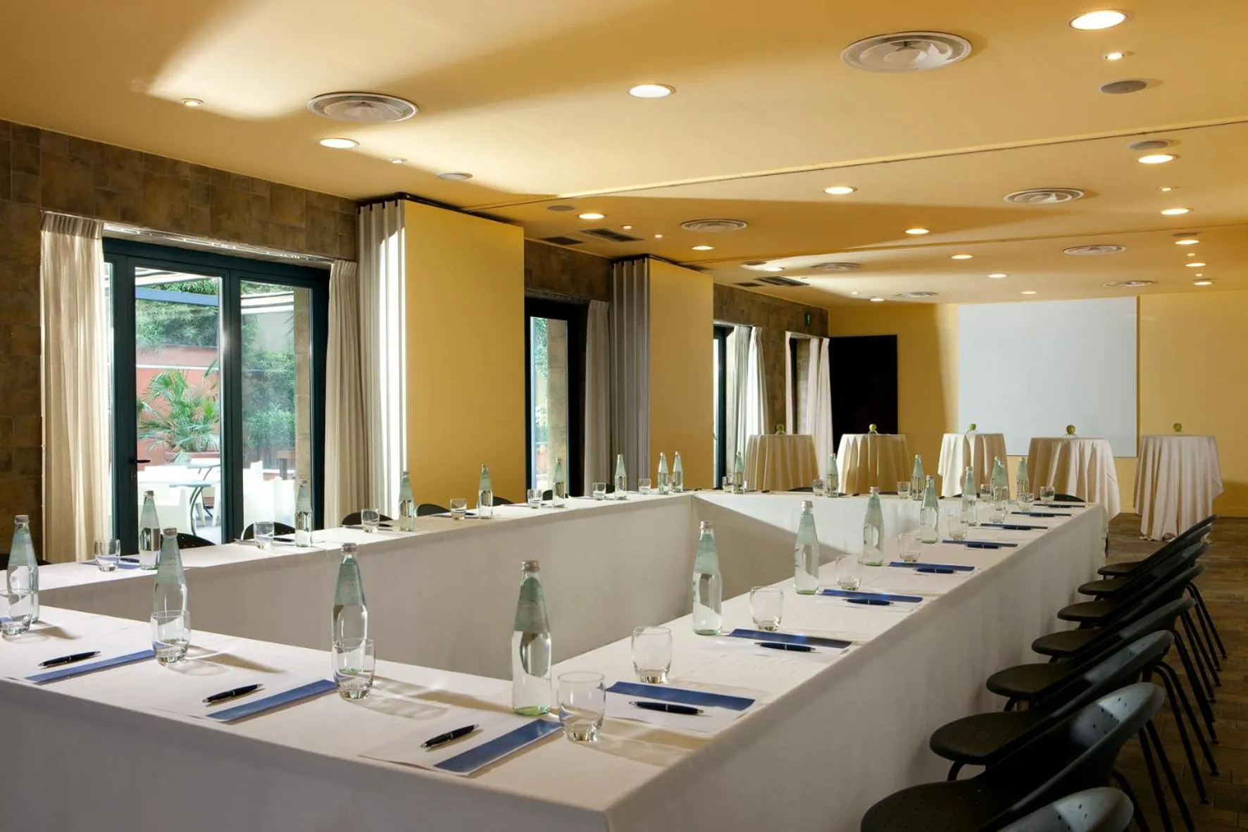 Business facilities in Hotel Abitart