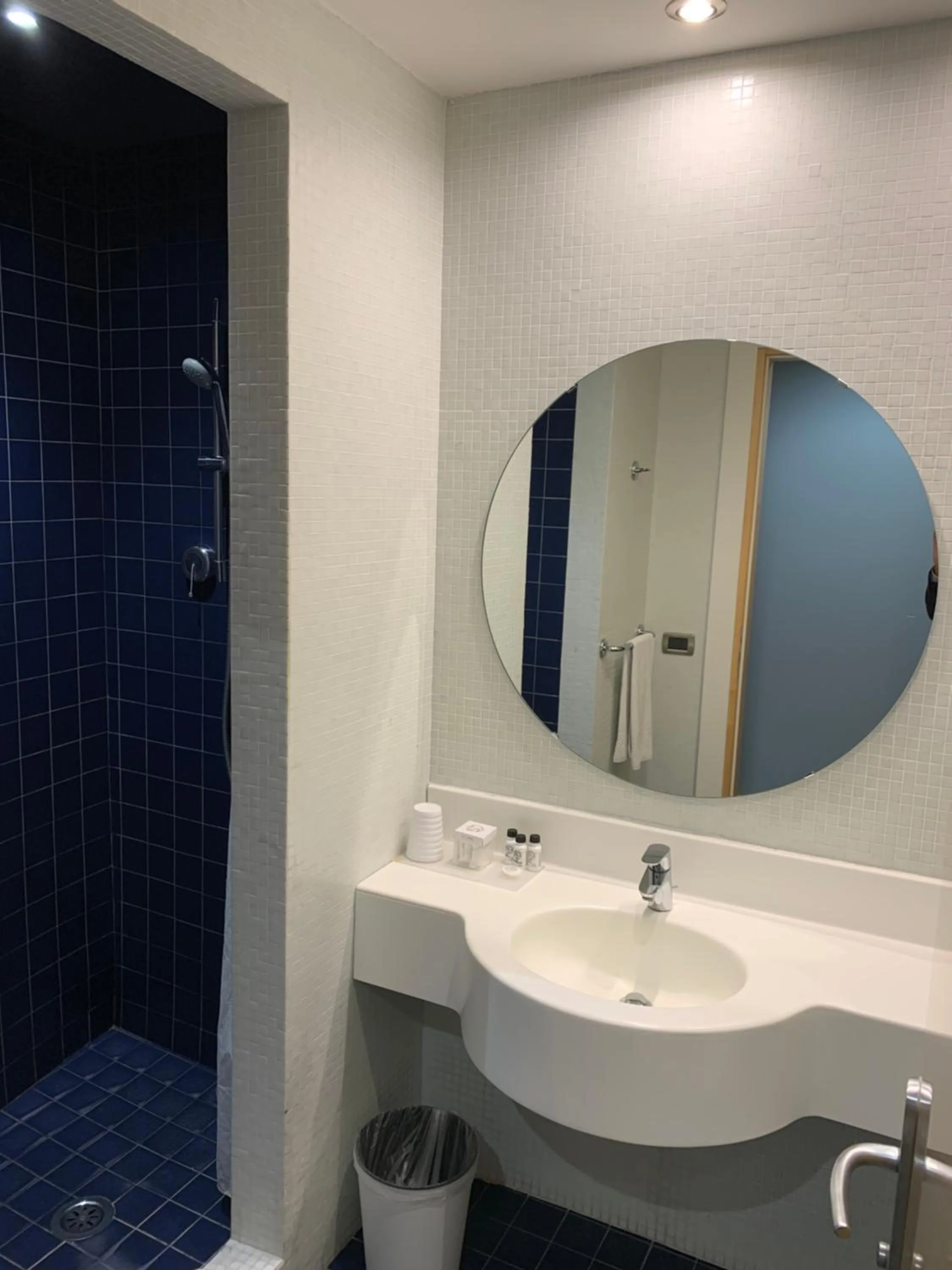 Bathroom in Hotel Abitart