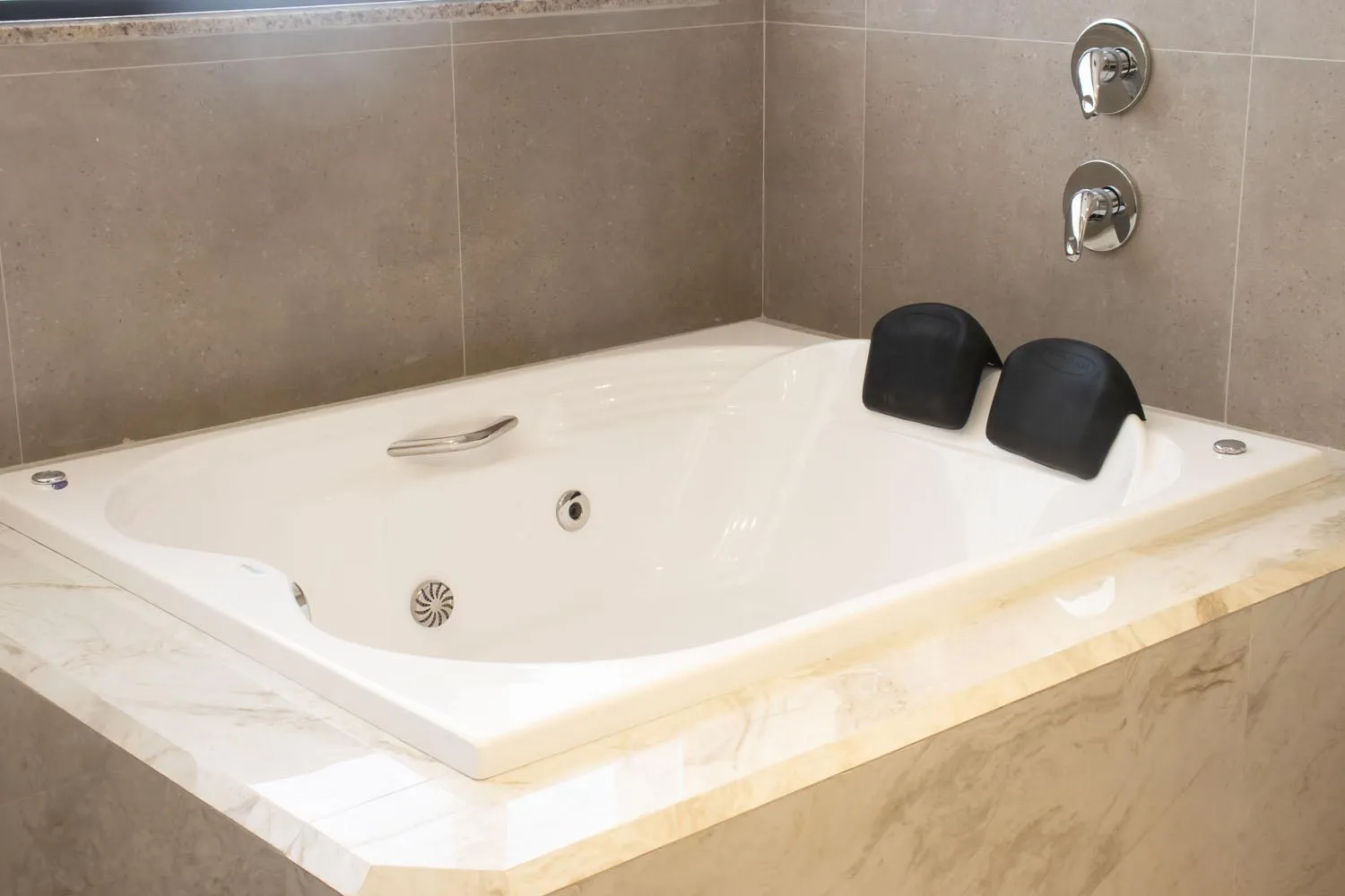 Bath in Porto das Asas Park Hotel