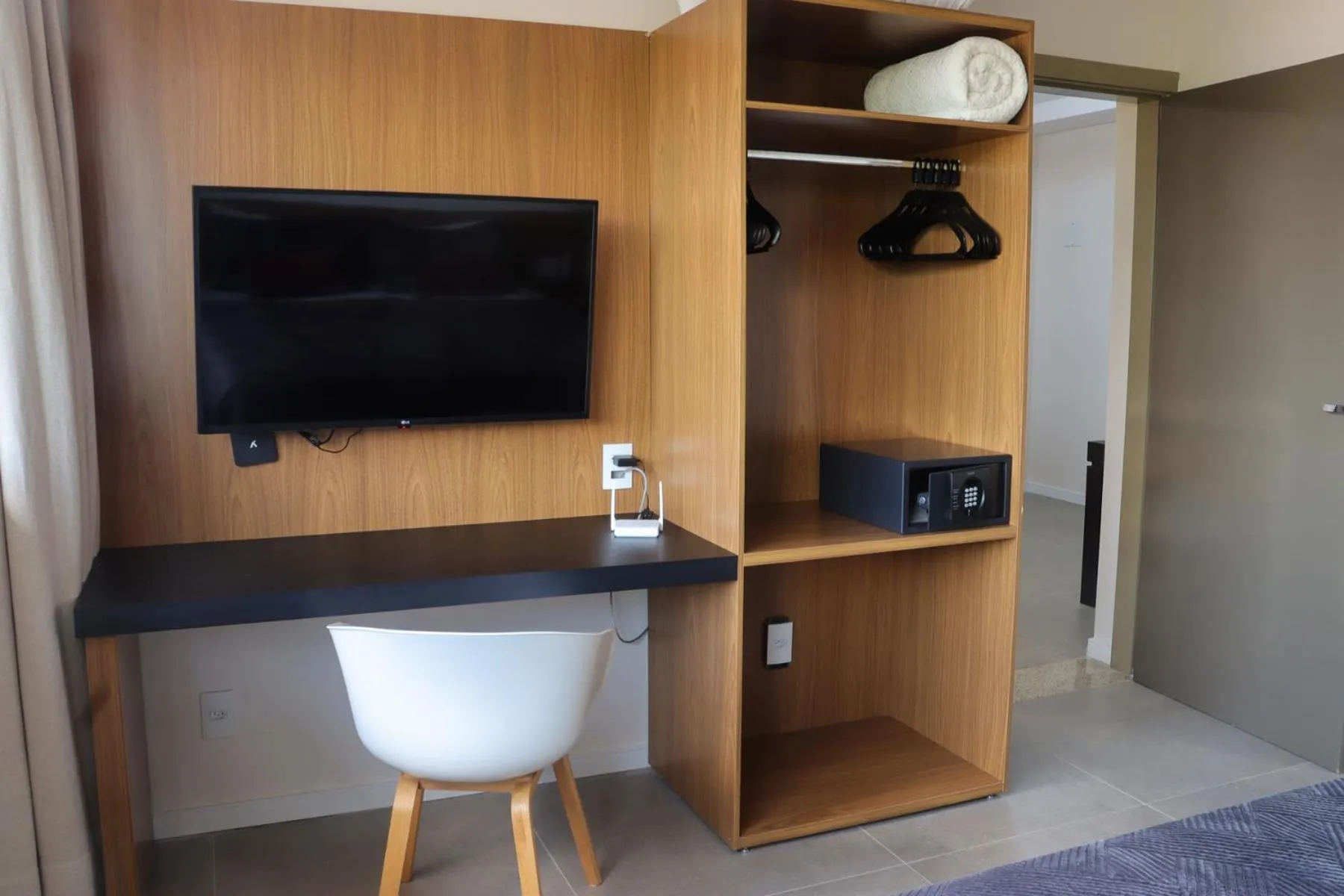 TV and multimedia in Porto das Asas Park Hotel