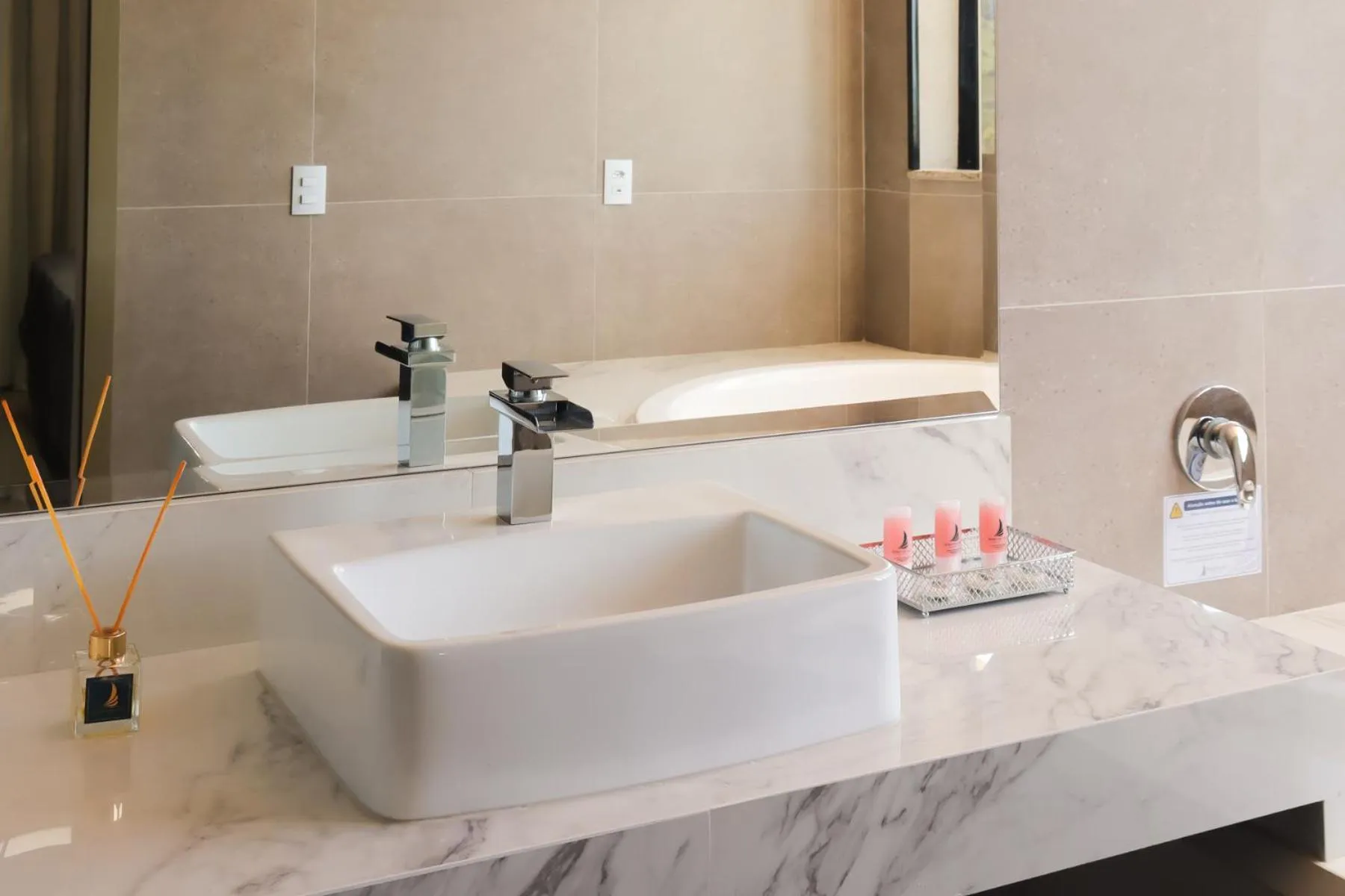 Bathroom in Porto das Asas Park Hotel