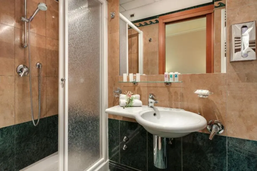 Shower in Palazzo Cardinal Cesi