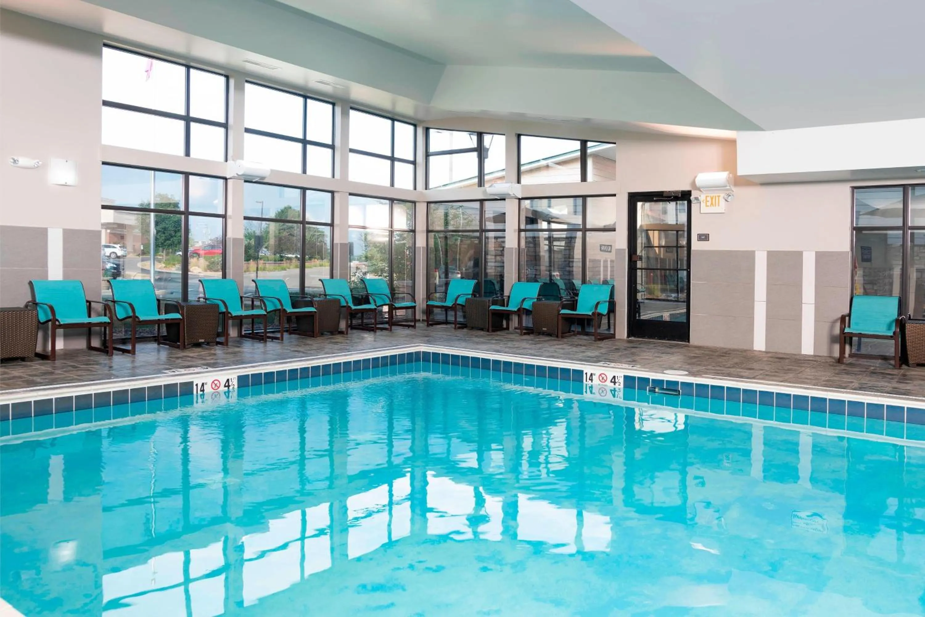 Swimming pool in Residence Inn by Marriott Akron South/Green