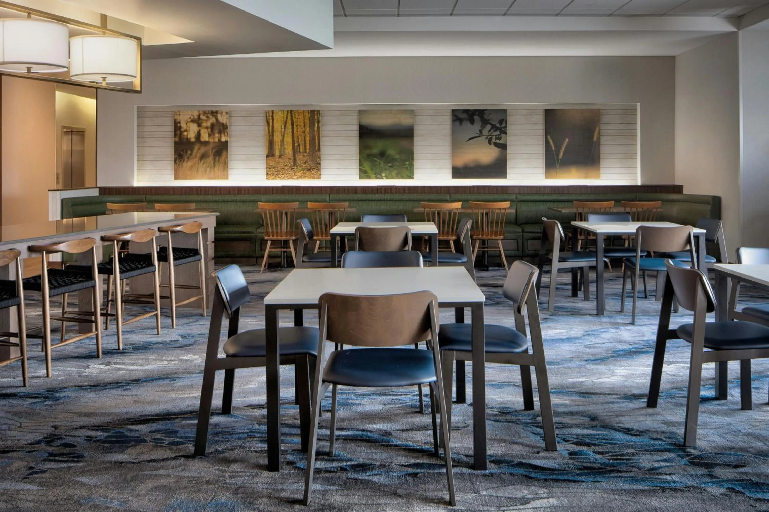 Breakfast in Fairfield Inn and Suites Oklahoma City Yukon