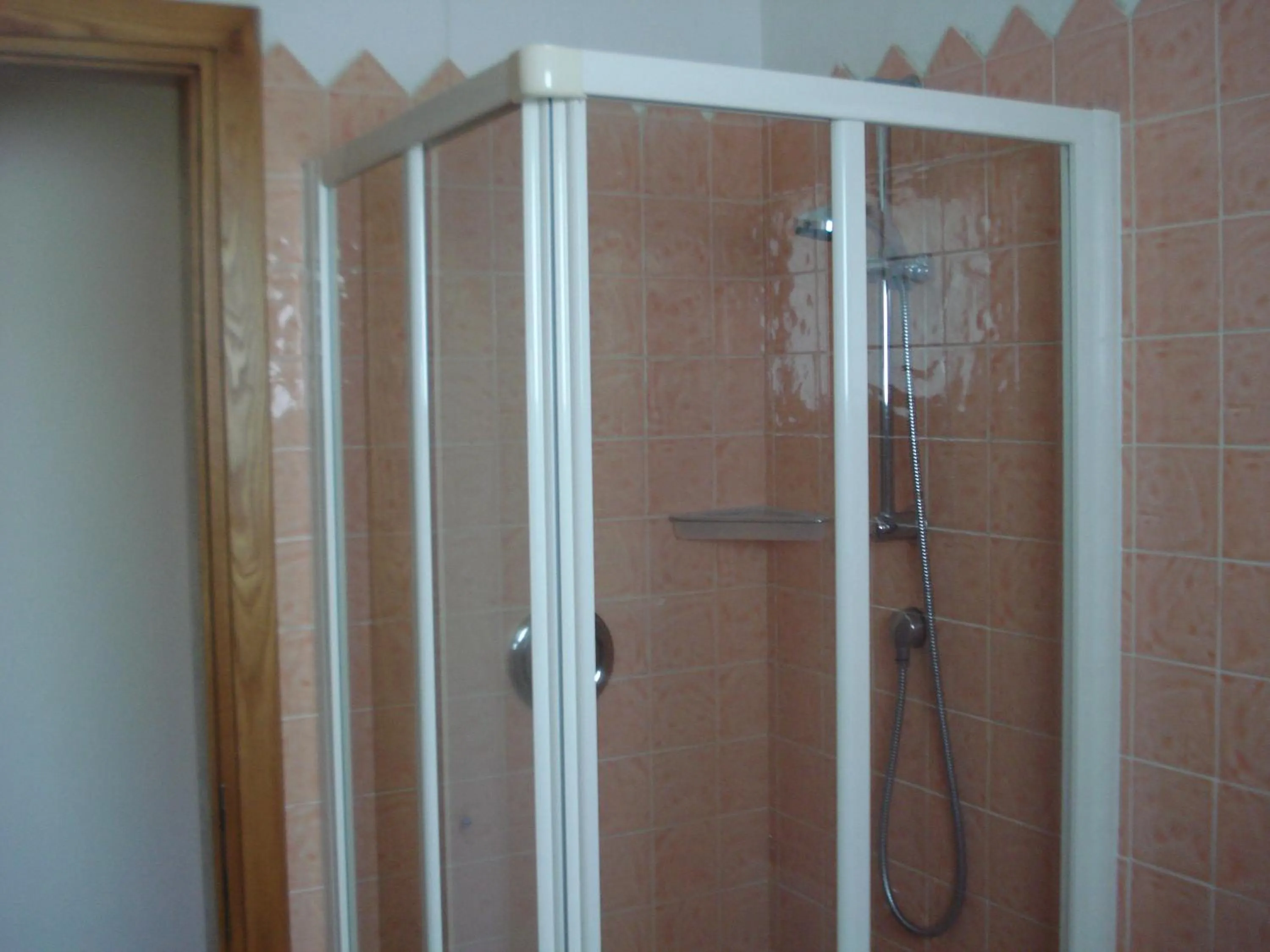 Shower in Hotel Valkarana Country Relais