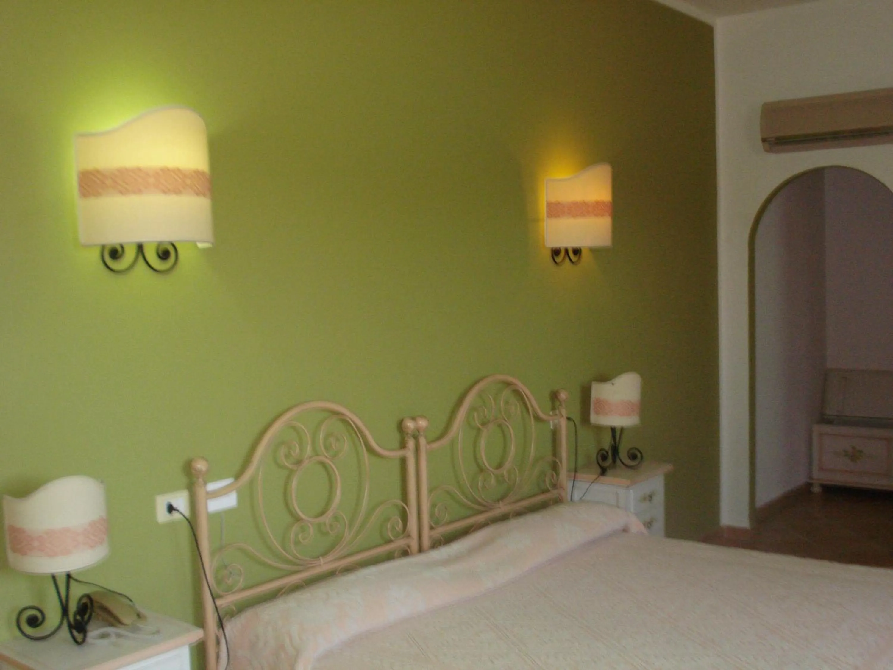 Bed in Hotel Valkarana Country Relais