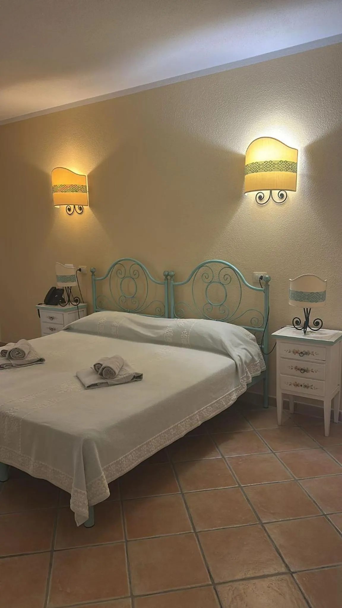 Bed in Hotel Valkarana Country Relais