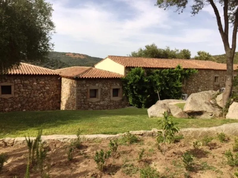 Garden in Hotel Valkarana Country Relais